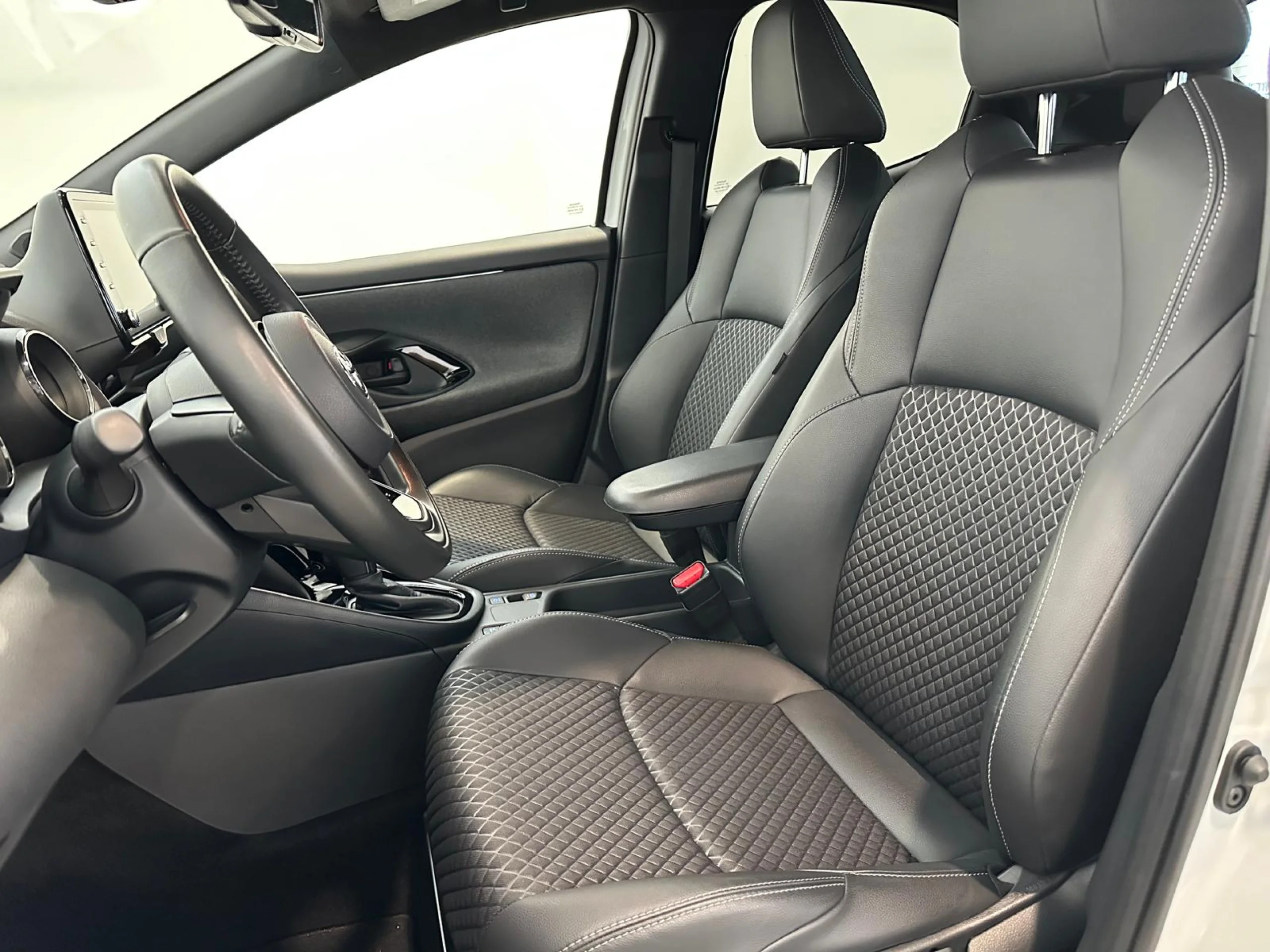 Toyota Yaris 1.5 120H Style - Foto 17