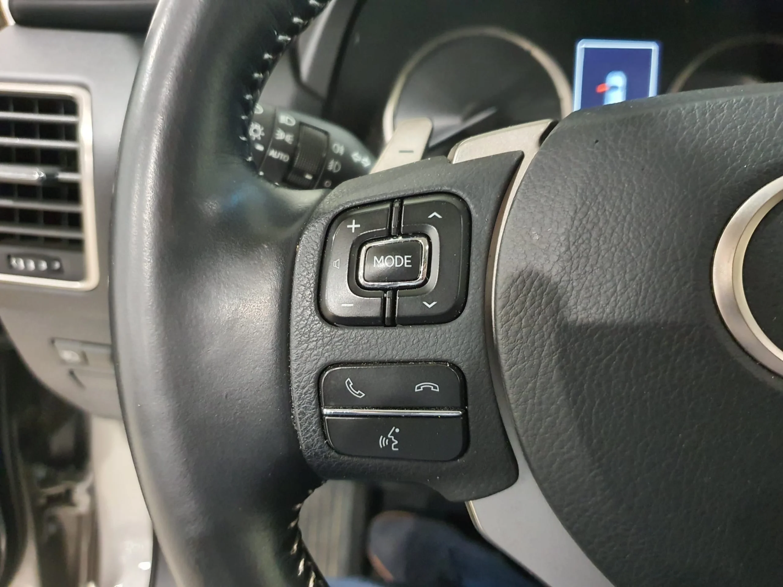 Lexus NX 300h NX300H EXECUTIVE  NAVIGATION 4WD - Foto 17