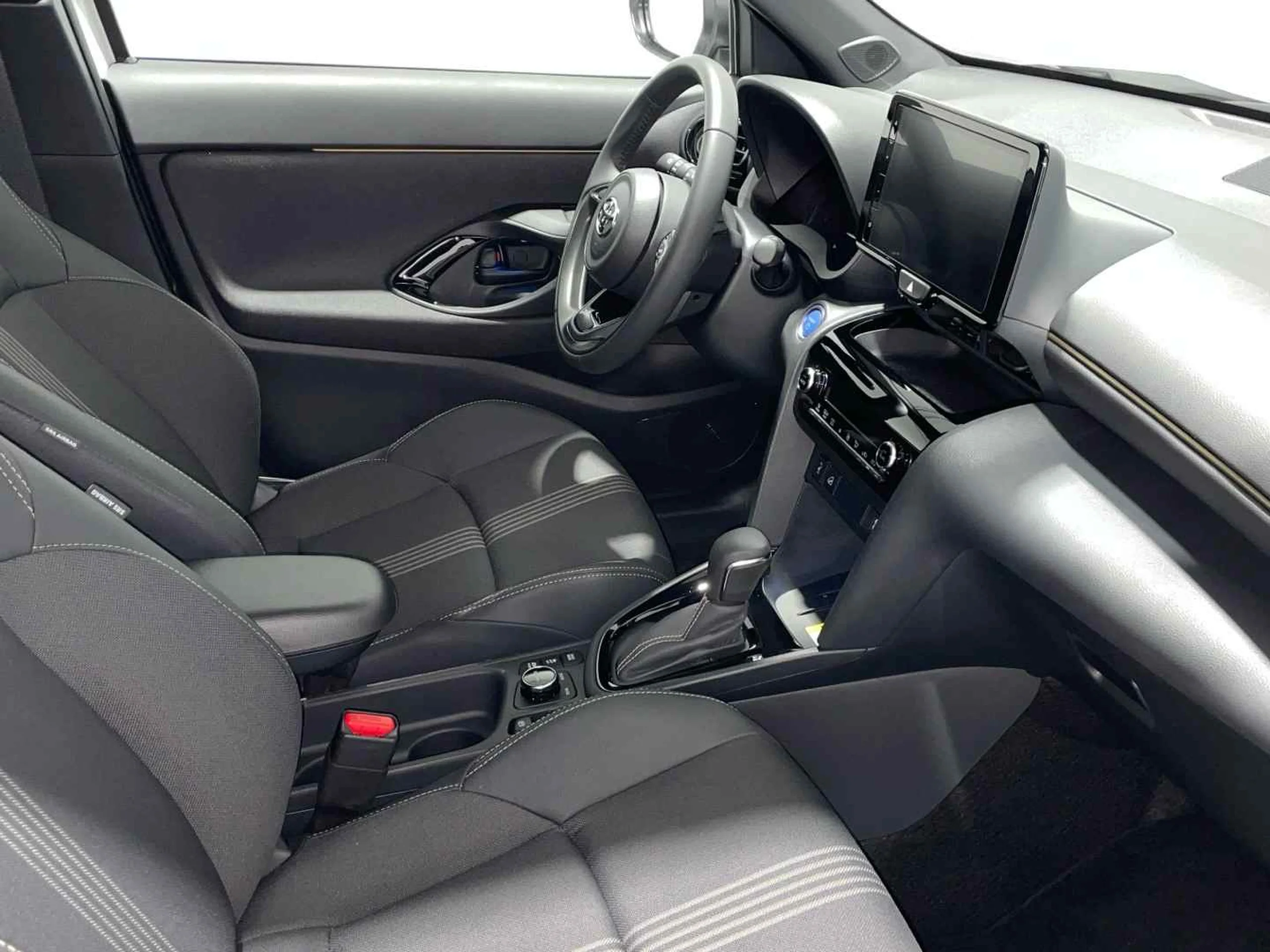 Toyota Yaris Cross 120H 4WD ADVENTURE - Foto 7