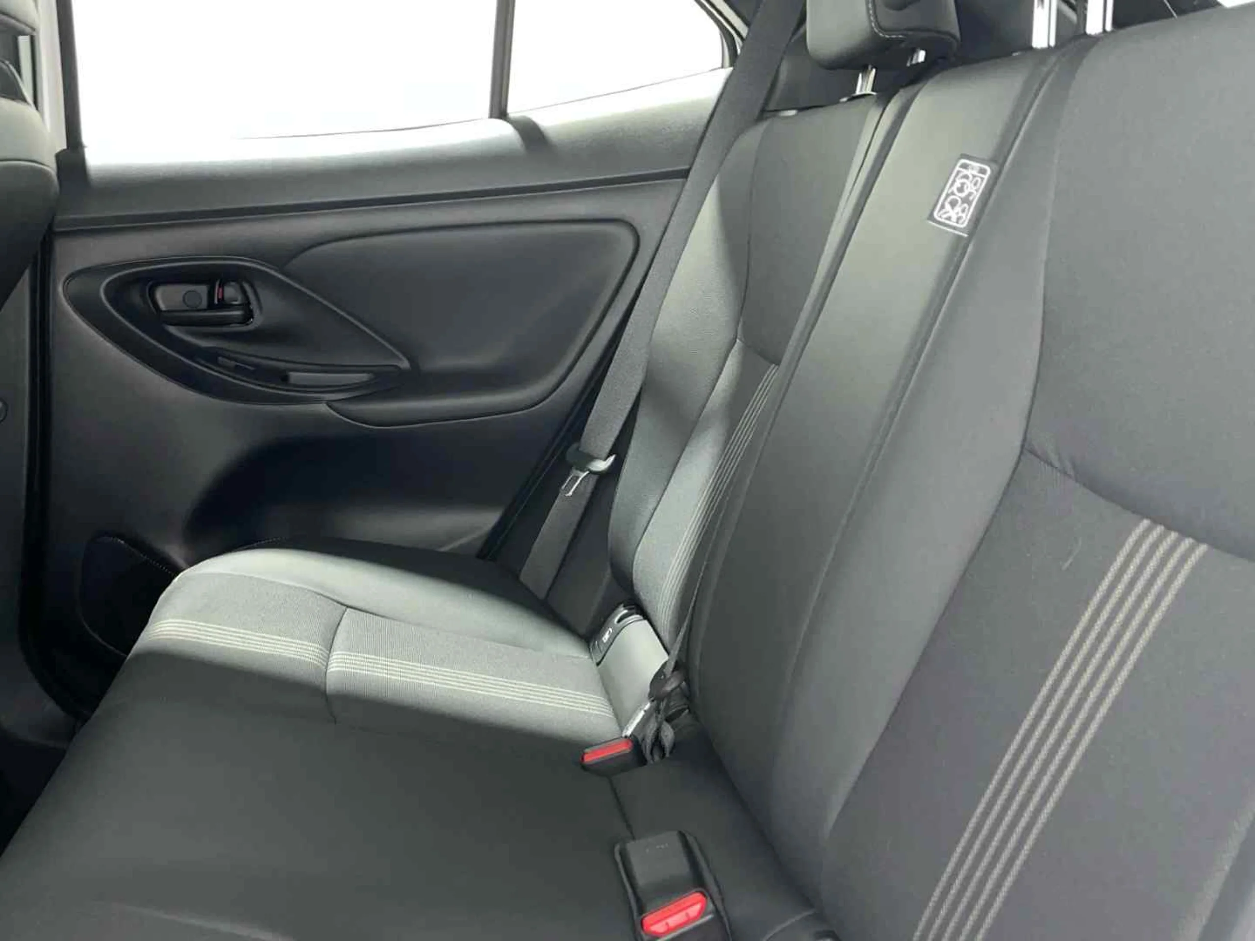 Toyota Yaris Cross 120H 4WD ADVENTURE - Foto 16