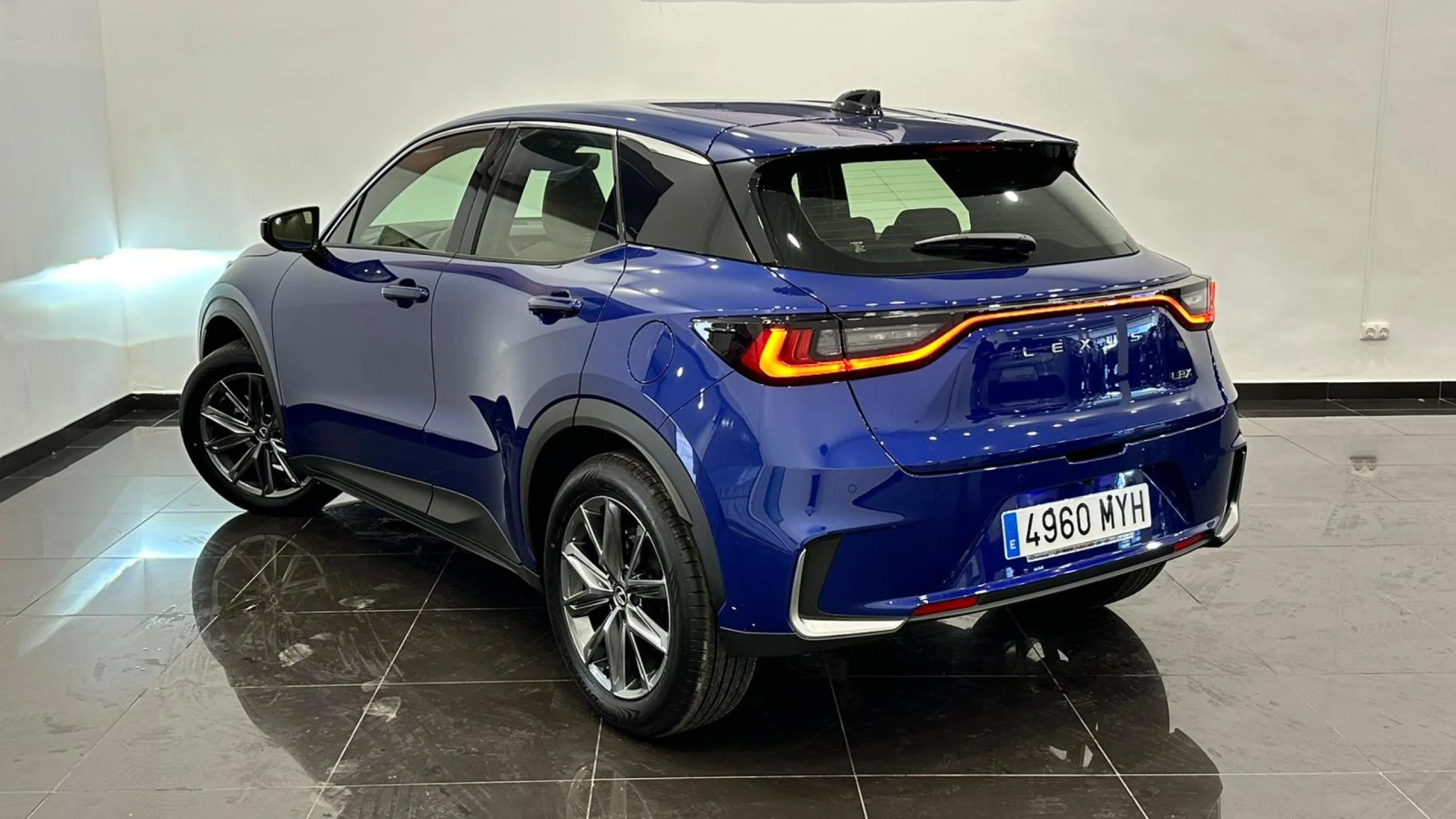 Lexus LBX ELEGANT + - Foto 3