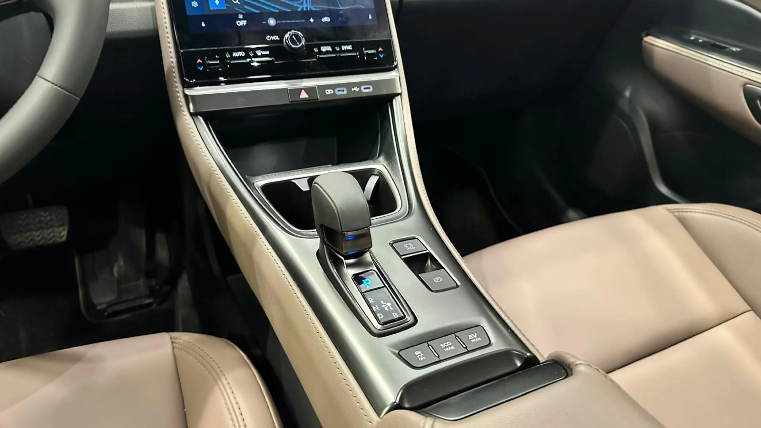 Lexus LBX ELEGANT + - Foto 13