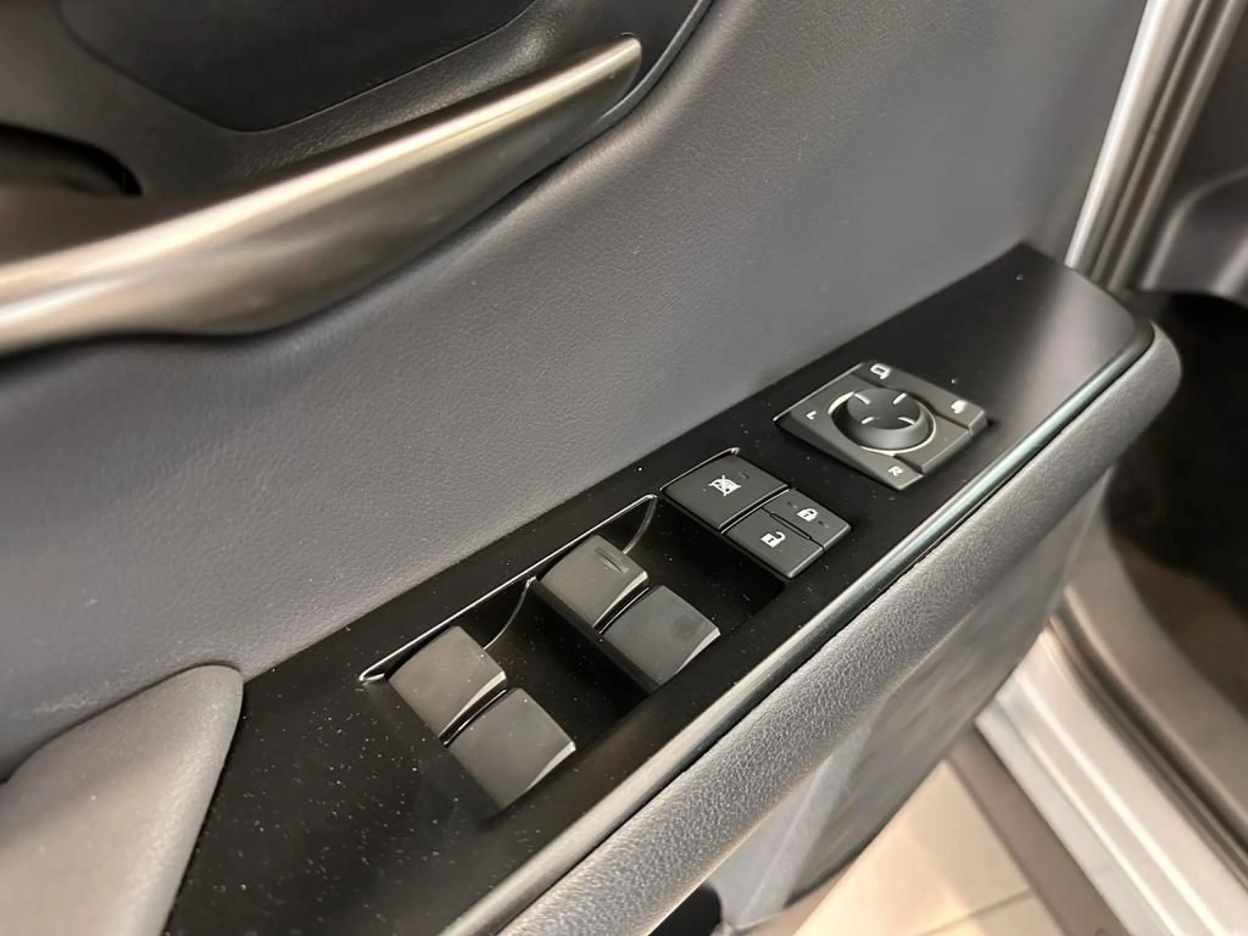 Lexus UX 250h 2WD PREMIUM - Foto 16