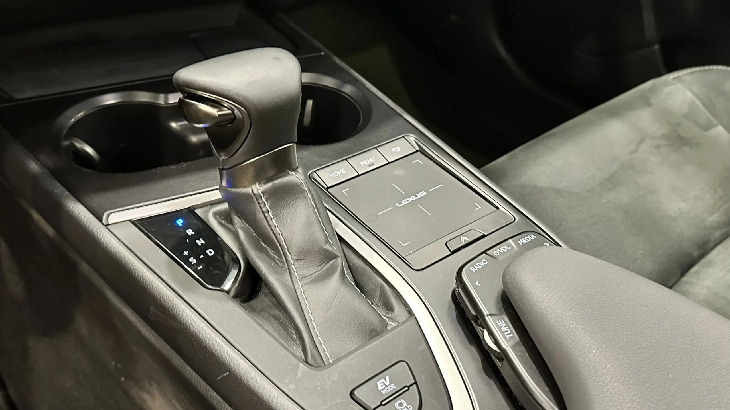 Lexus UX 250h UX250H BUSSINES 2WD - Foto 8