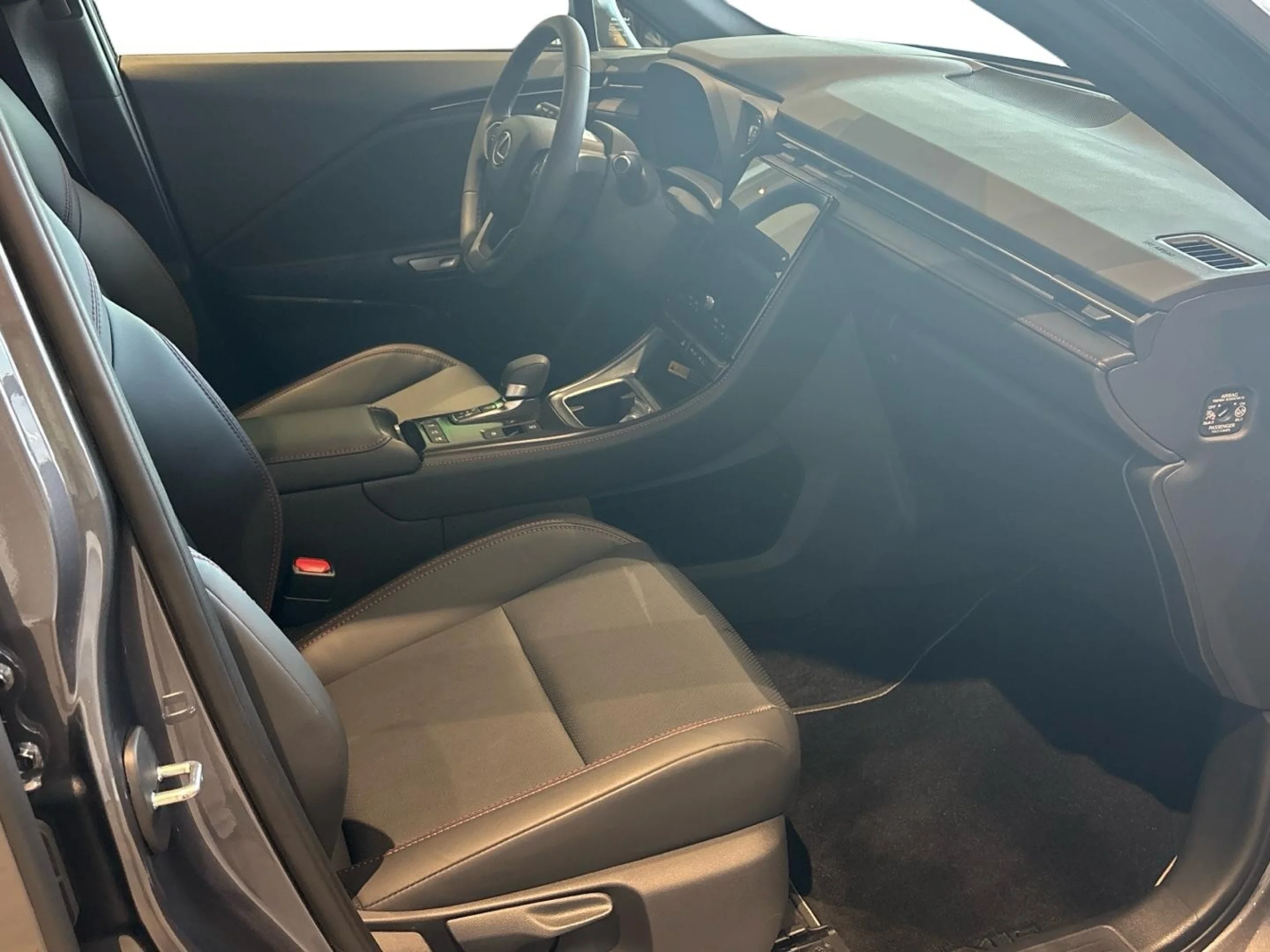 Lexus LBX ELEGANT - Foto 6