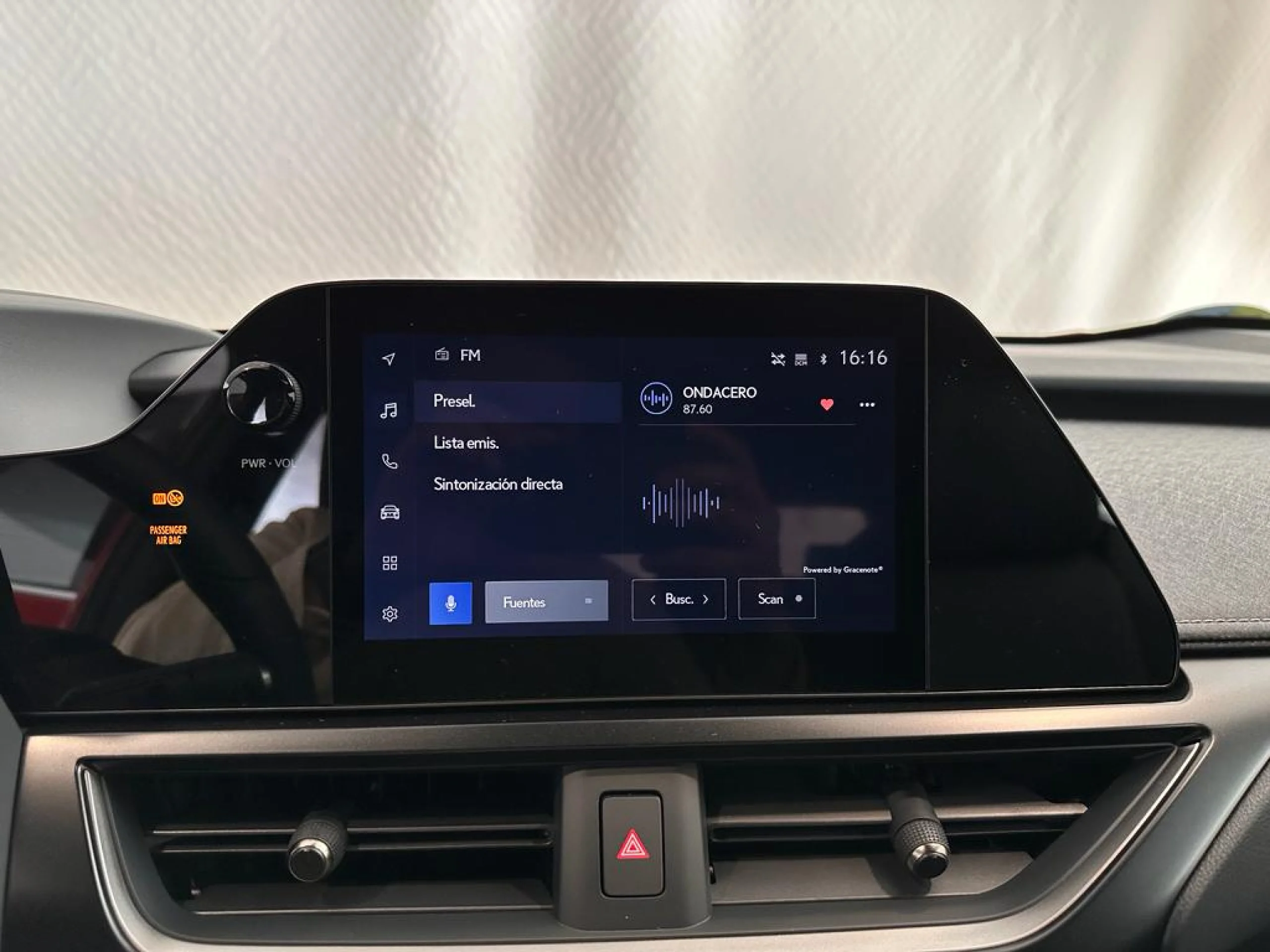 Lexus UX 250h 2WD PREMIUM - Foto 16