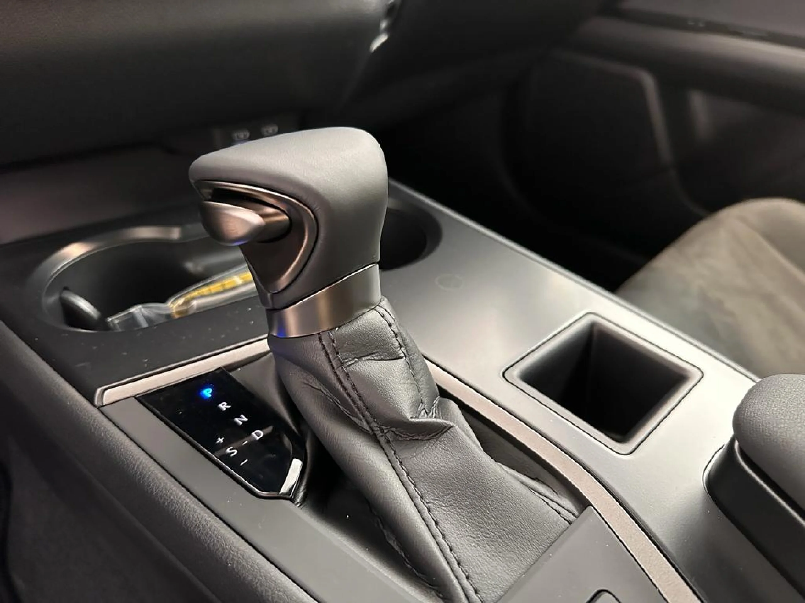 Lexus UX 250h 2WD PREMIUM - Foto 19