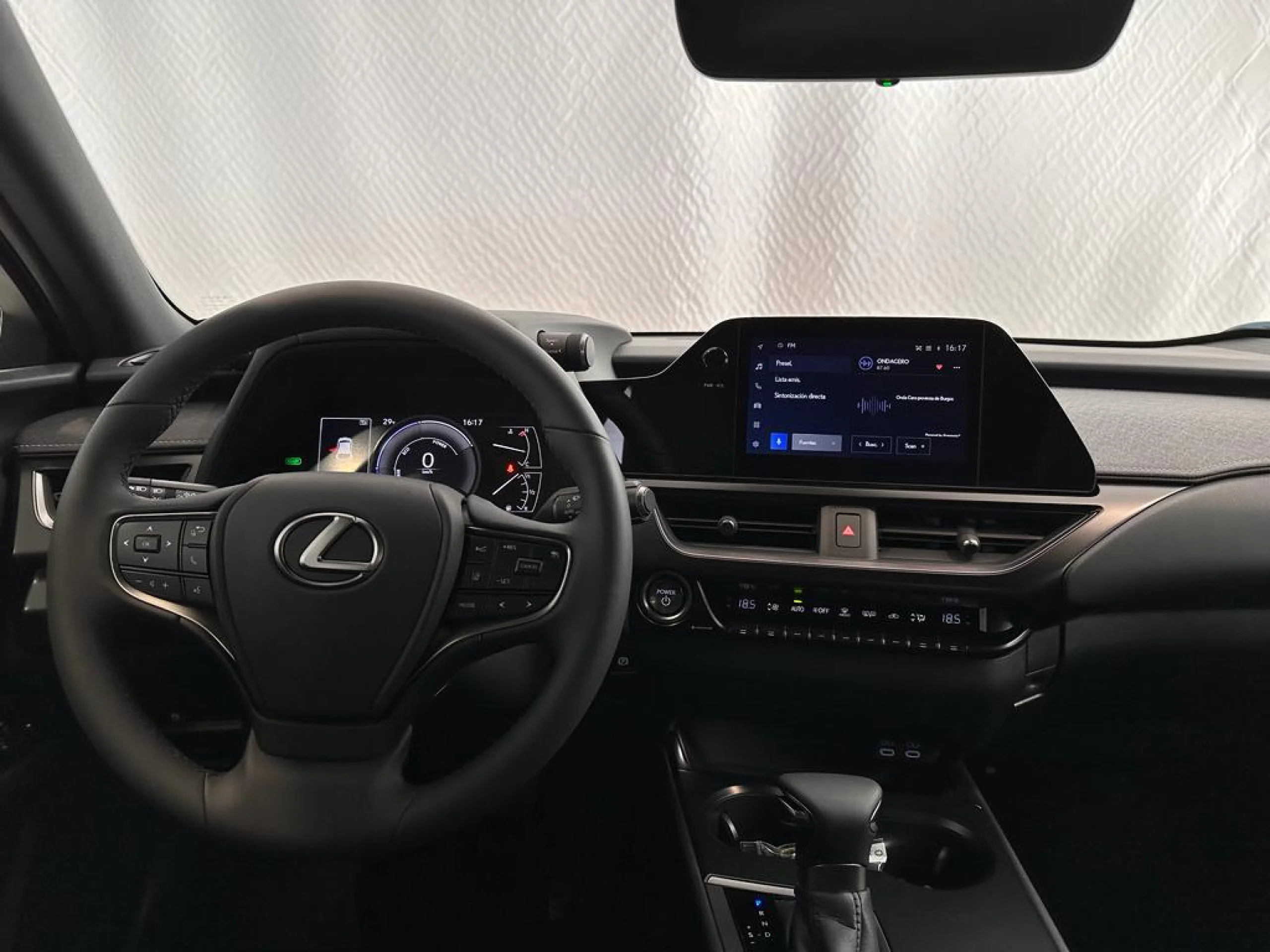 Lexus UX 250h 2WD PREMIUM - Foto 22