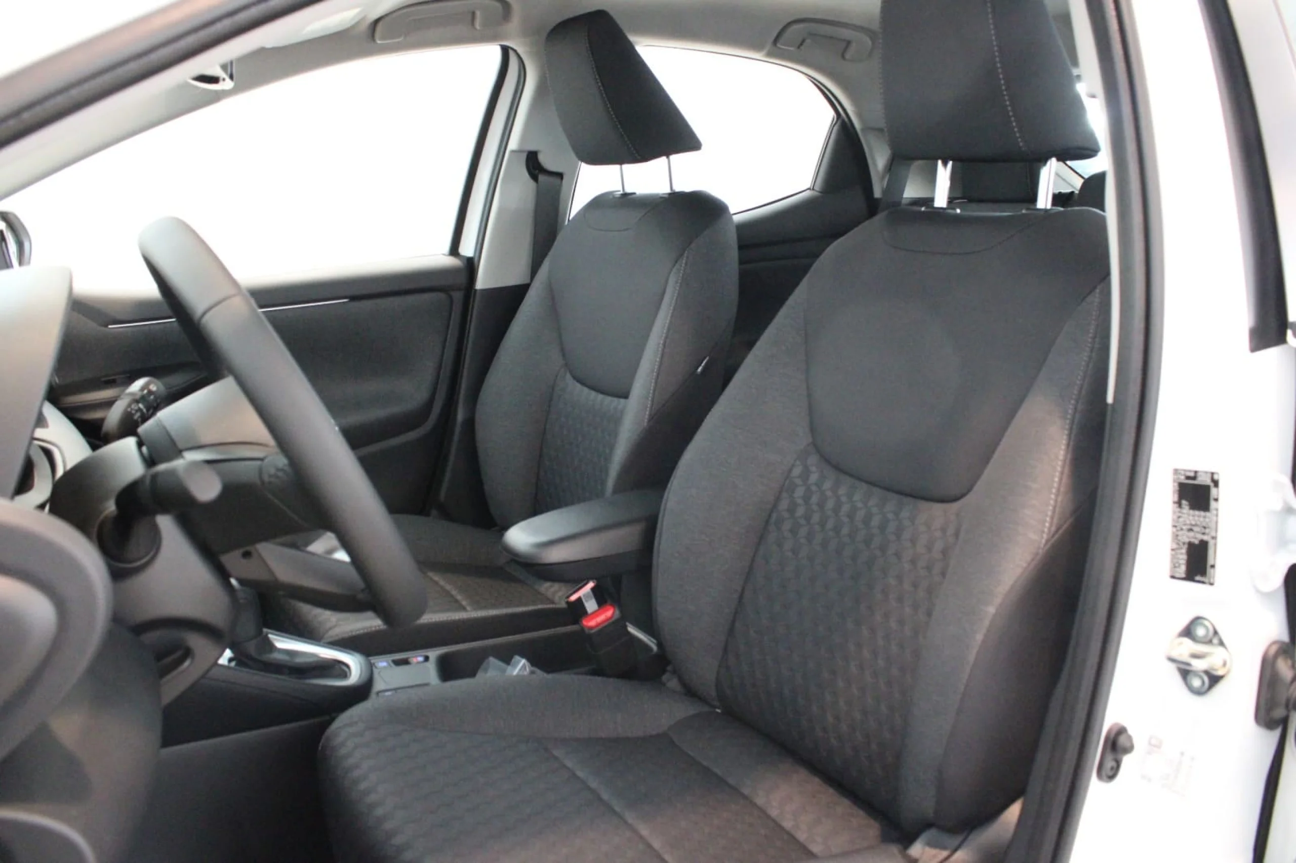 Toyota Yaris 1.5 120h Active Tech - Foto 17