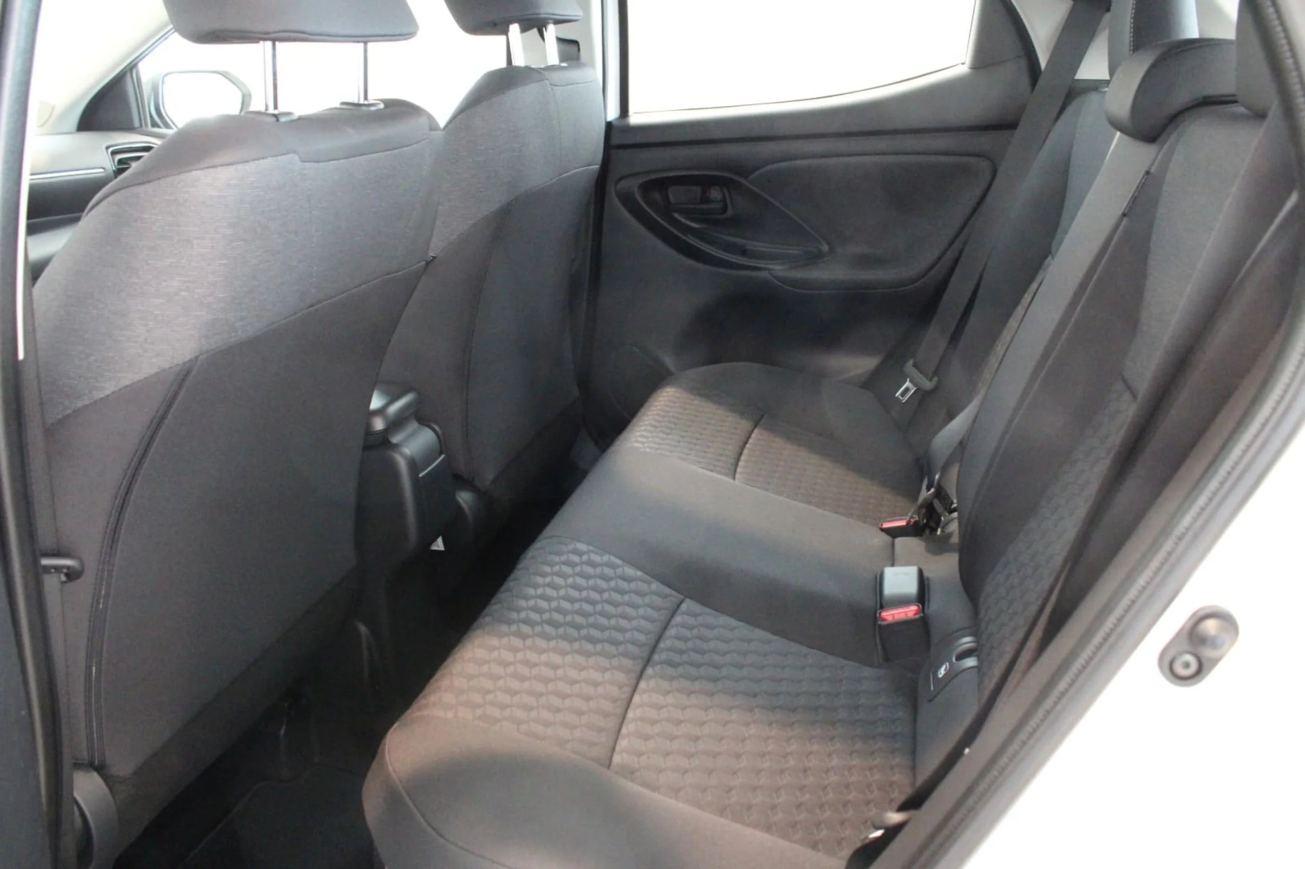 Toyota Yaris 1.5 120h Active Tech - Foto 20