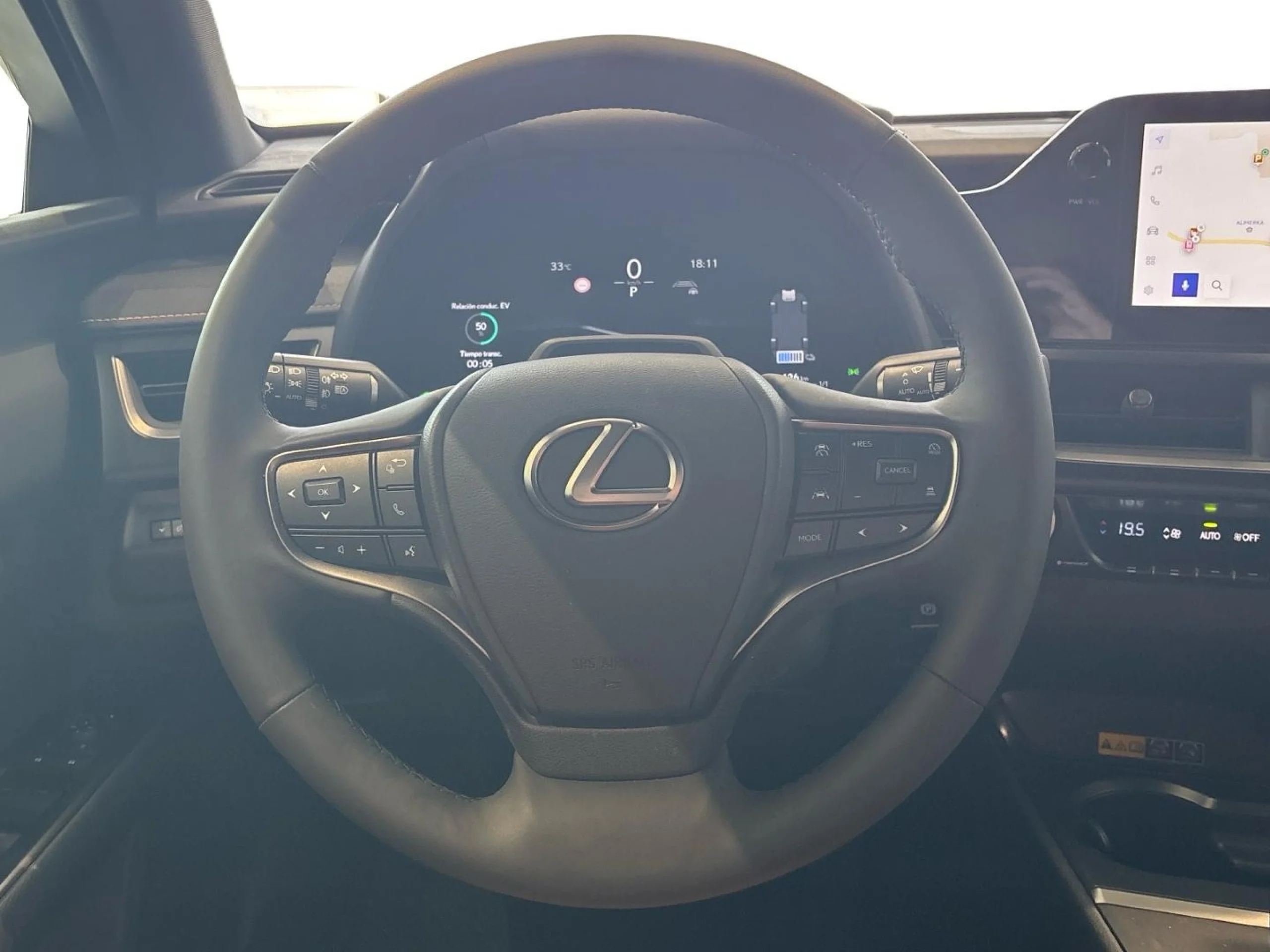Lexus UX300h F SPORT - Foto 9