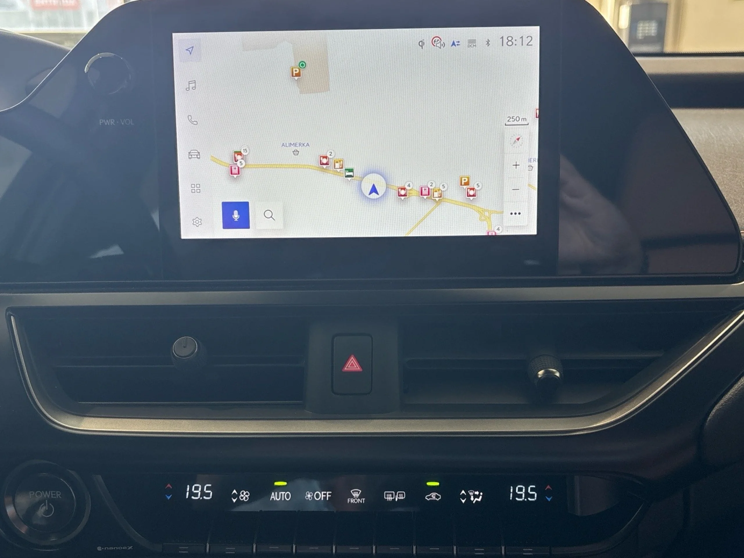Lexus UX300h F SPORT - Foto 13