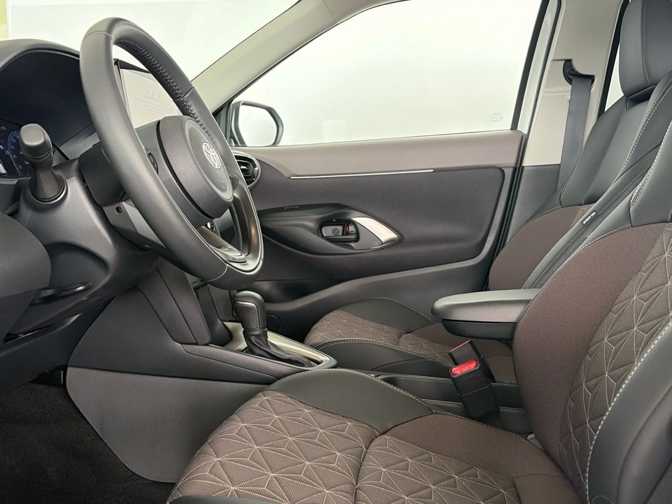 Toyota Yaris Cross 130H Style Plus - Foto 11