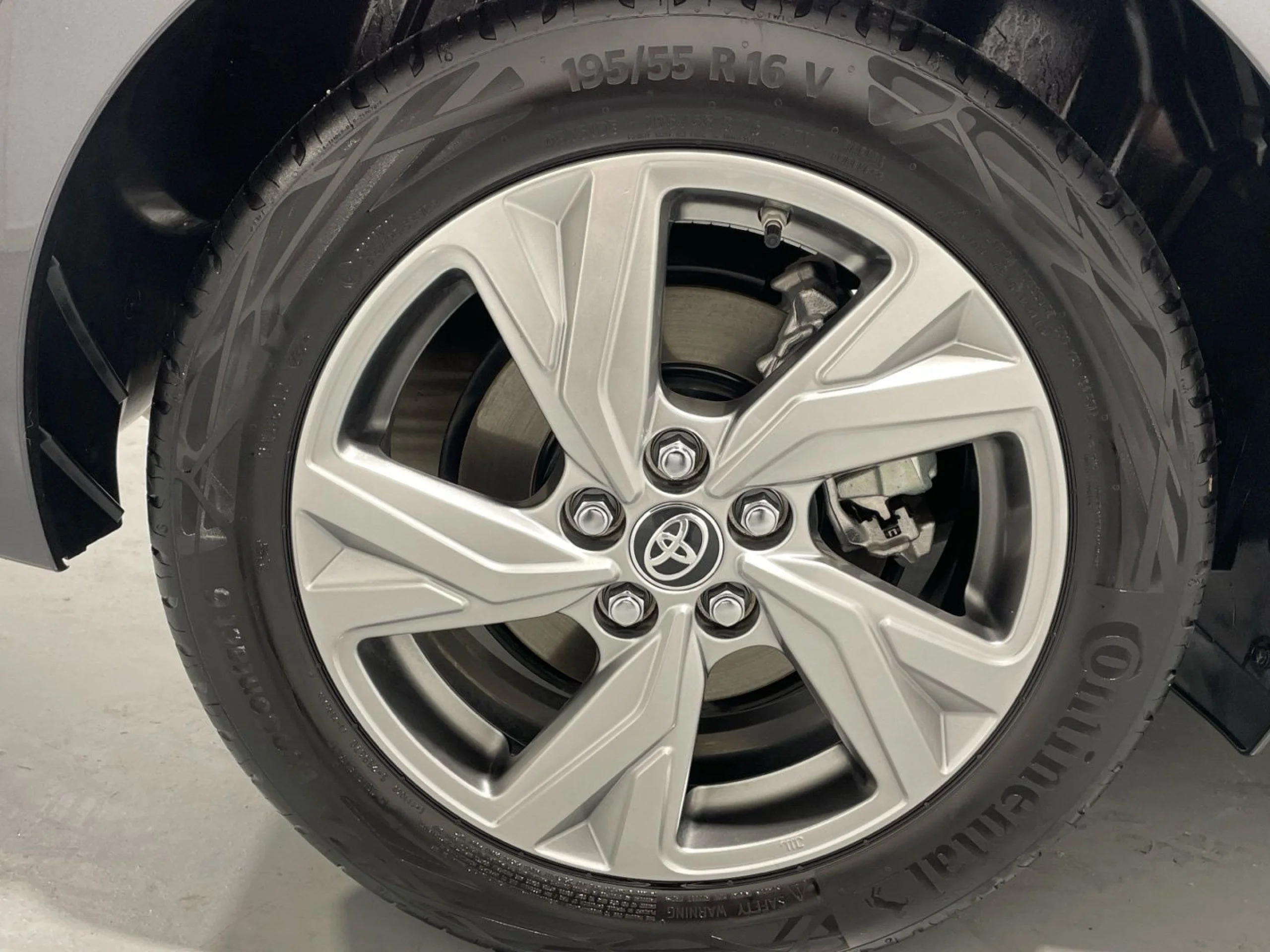 Toyota Yaris Active Plus 120H - Foto 16