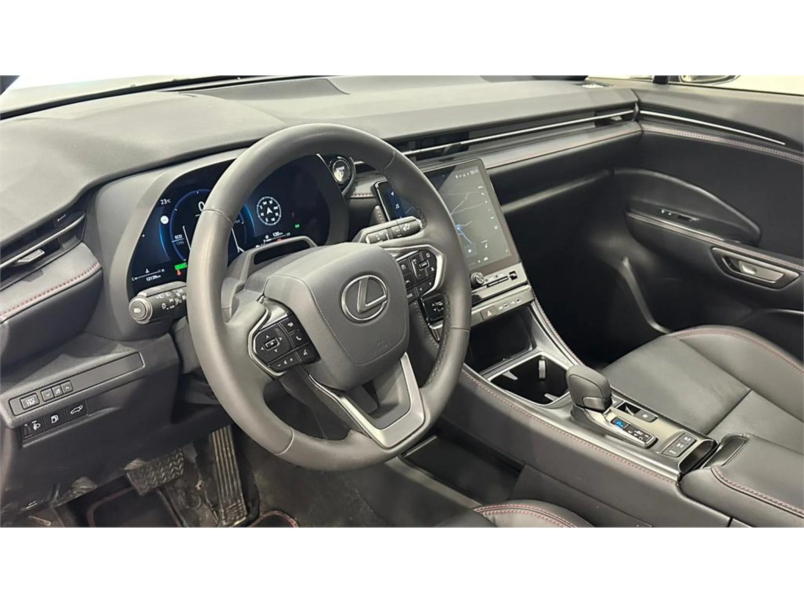 Lexus LBX EMOTION + - Foto 10
