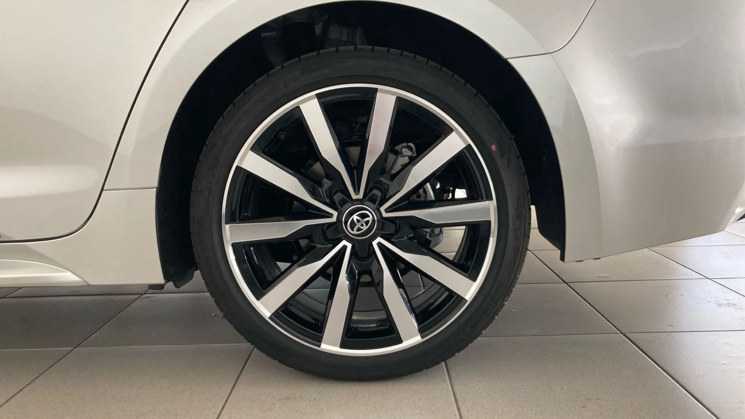Toyota Corolla TS 200H Style Edition - Foto 6