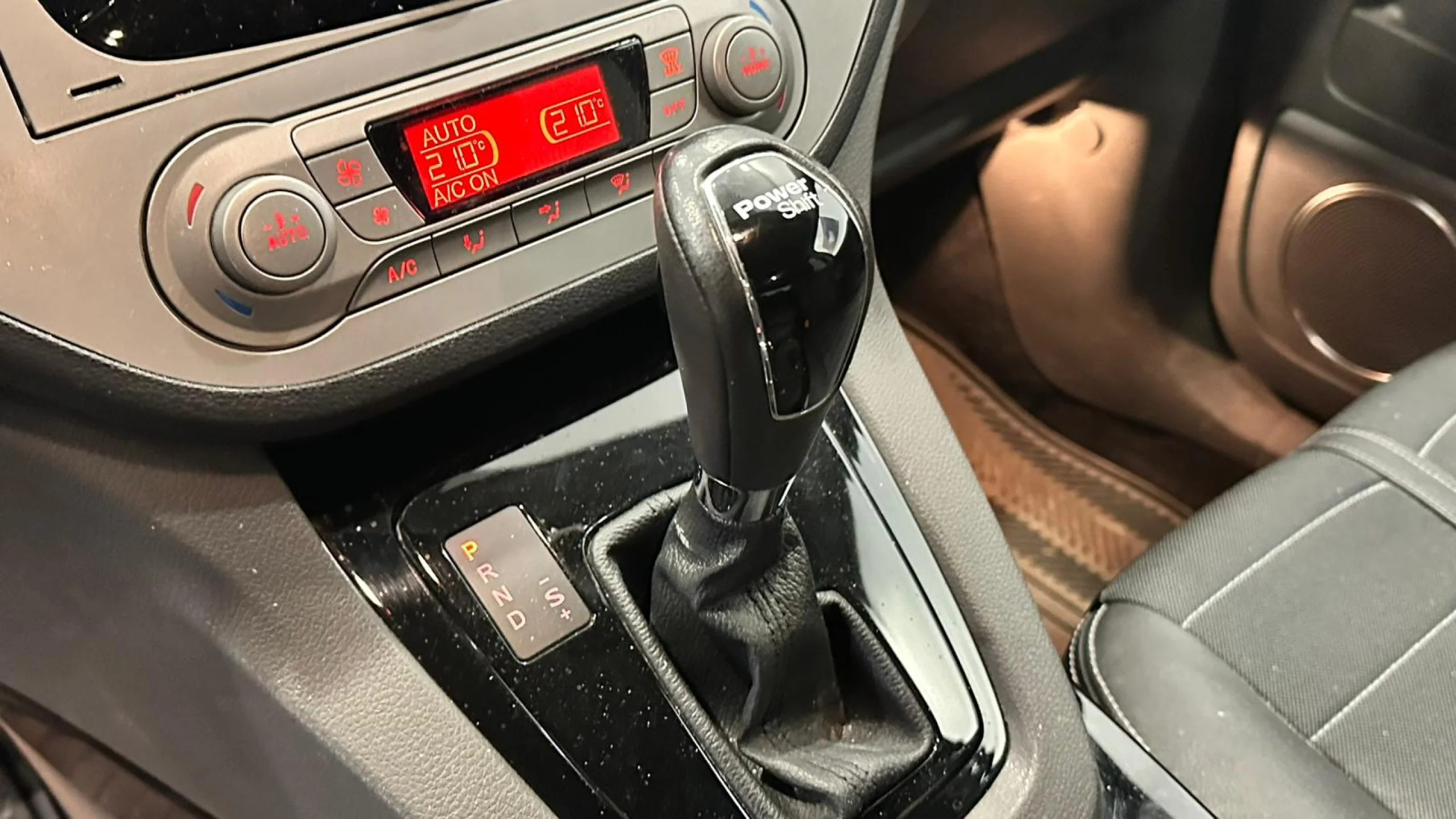 Ford Kuga TITANIUM S 4X4 POWERSHIFT - Foto 9