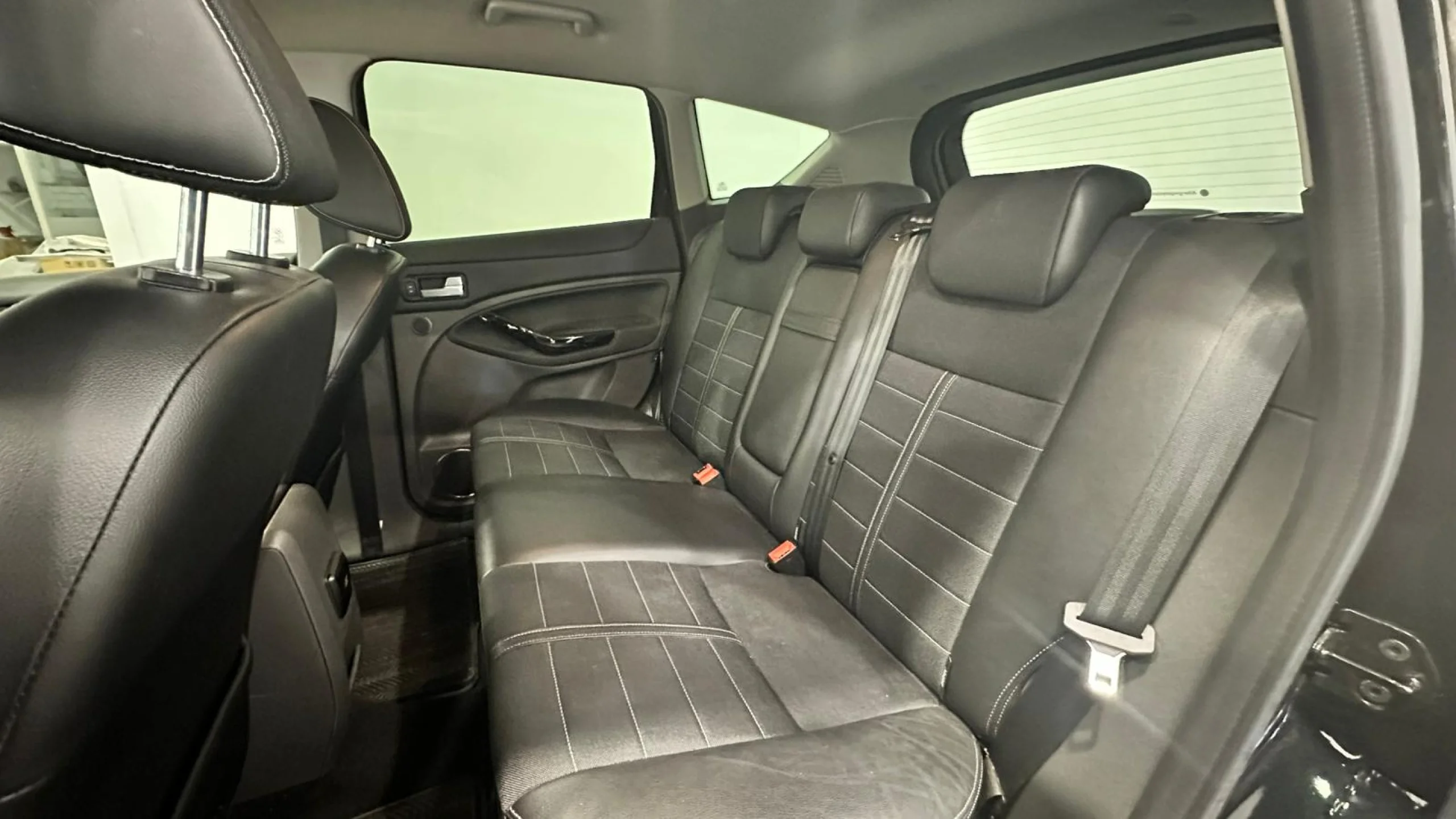 Ford Kuga TITANIUM S 4X4 POWERSHIFT - Foto 10