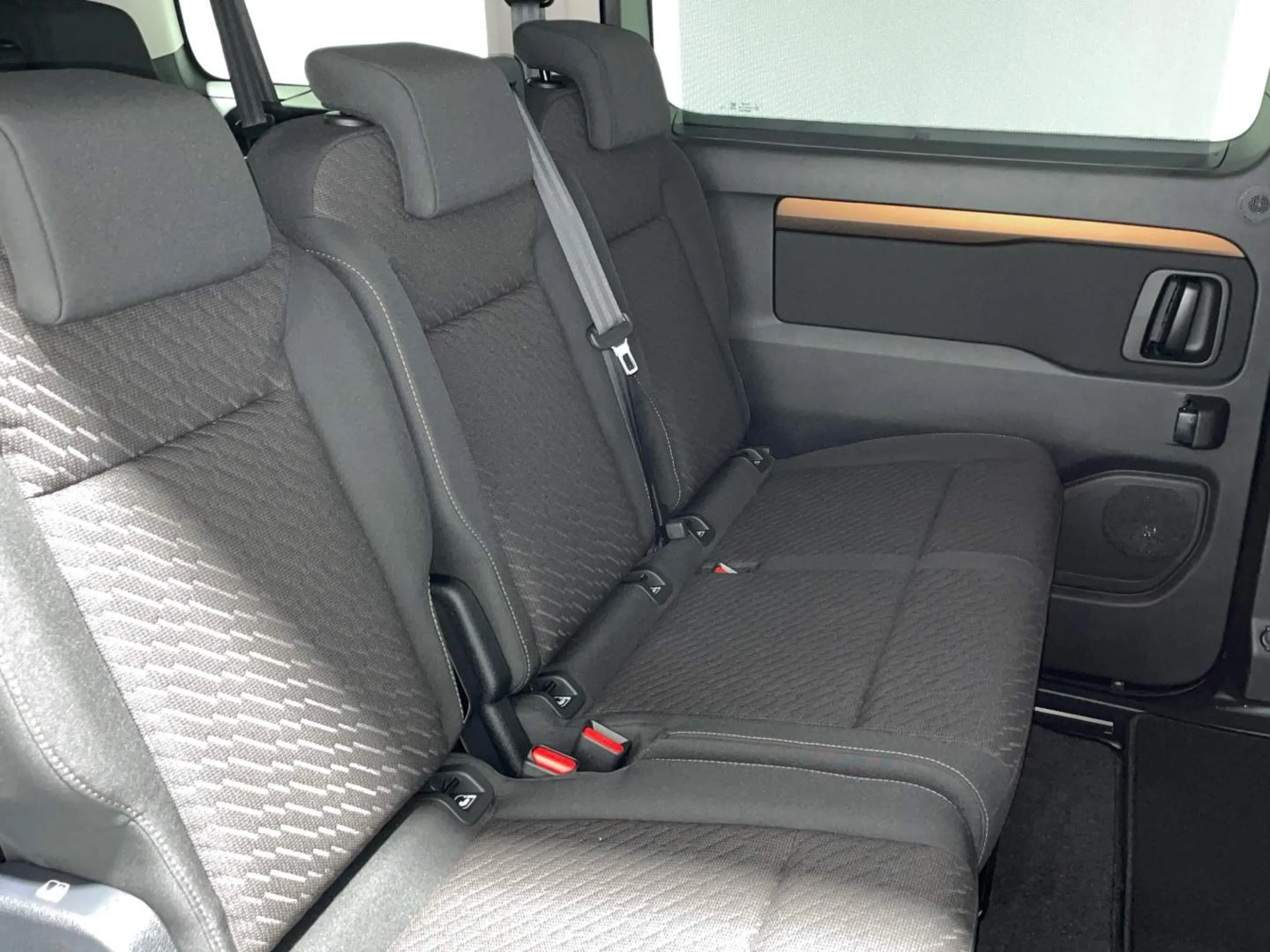 Toyota Proace Verso 2.0D 145CV 6MT Family Advance - Foto 7
