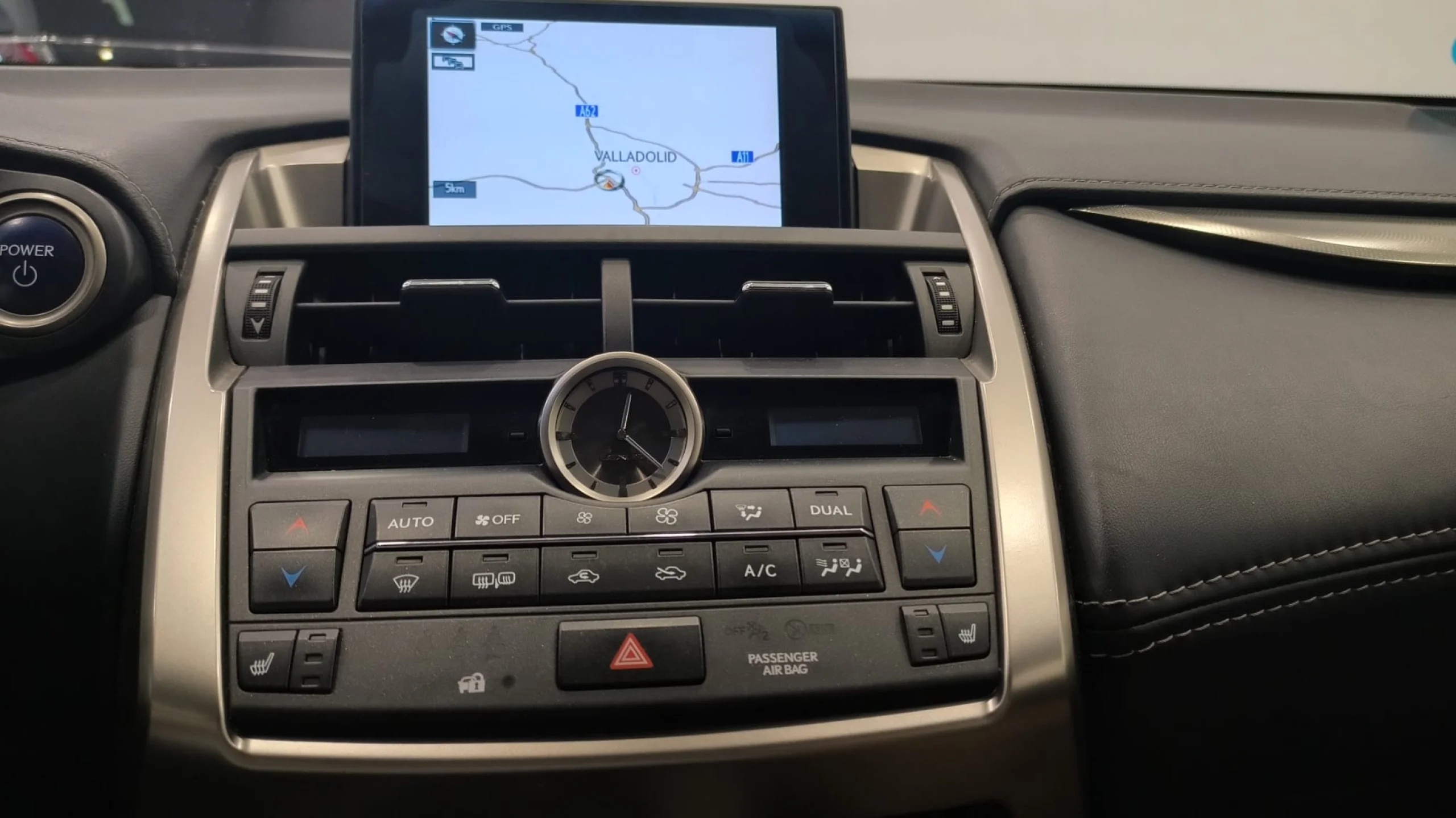 Lexus NX 300h EXECUTIVE 4WD - Foto 9