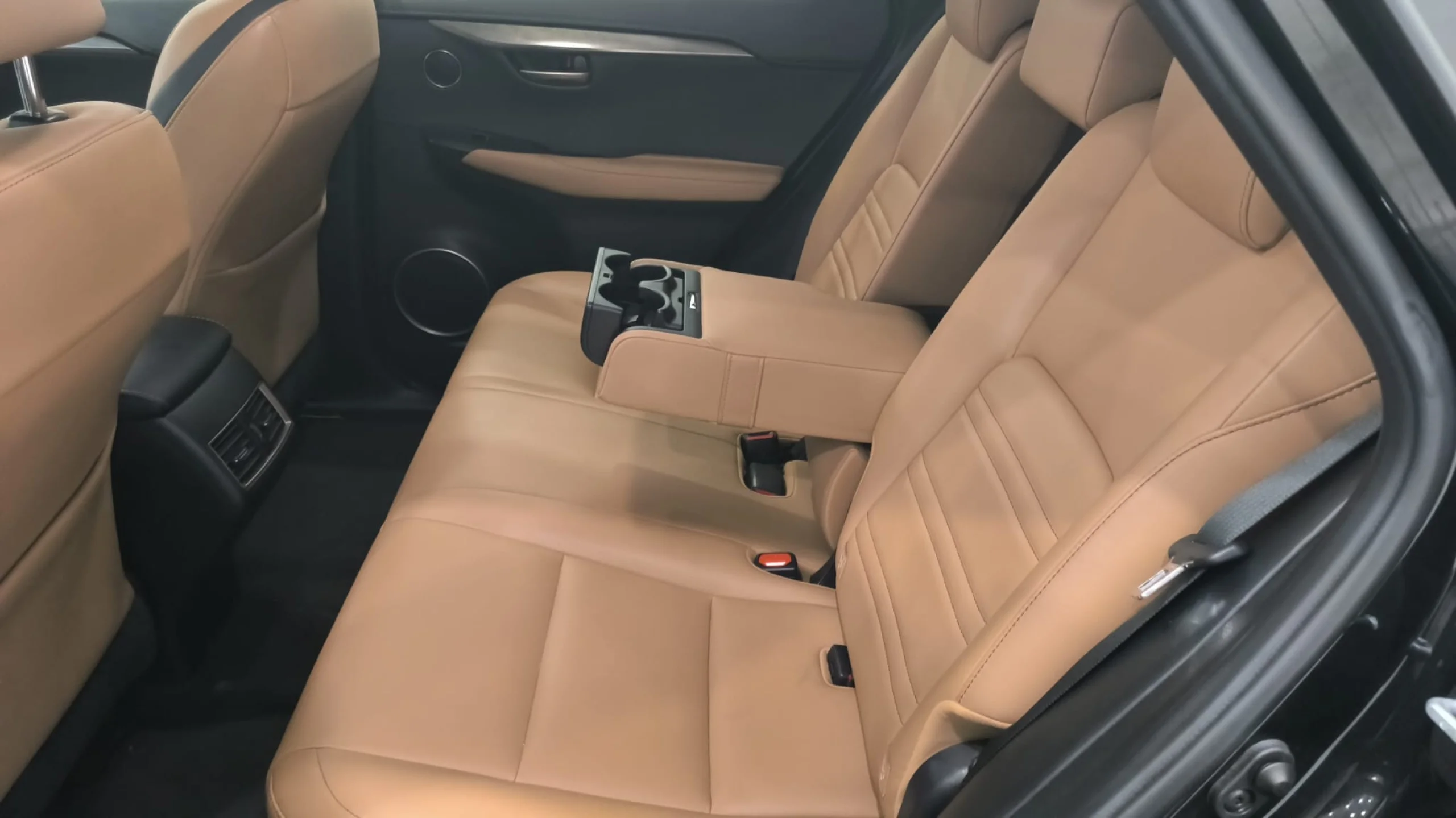Lexus NX 300h EXECUTIVE 4WD - Foto 11
