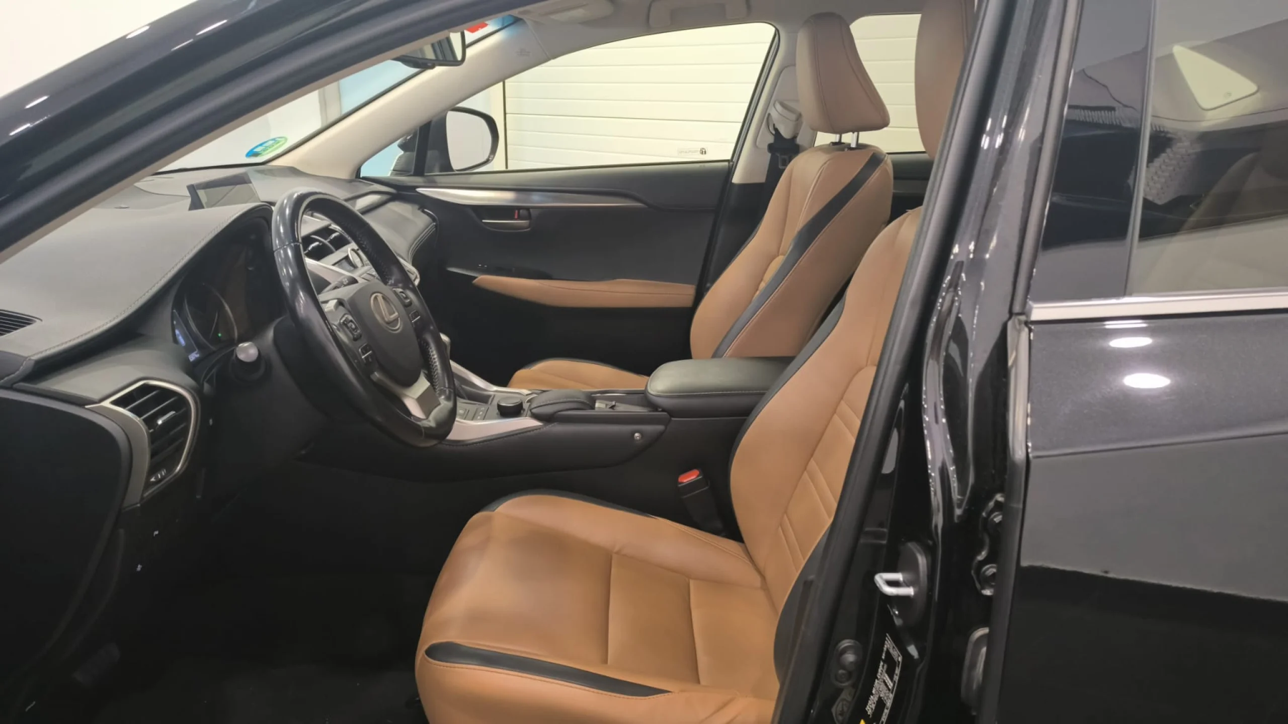 Lexus NX 300h EXECUTIVE 4WD - Foto 12