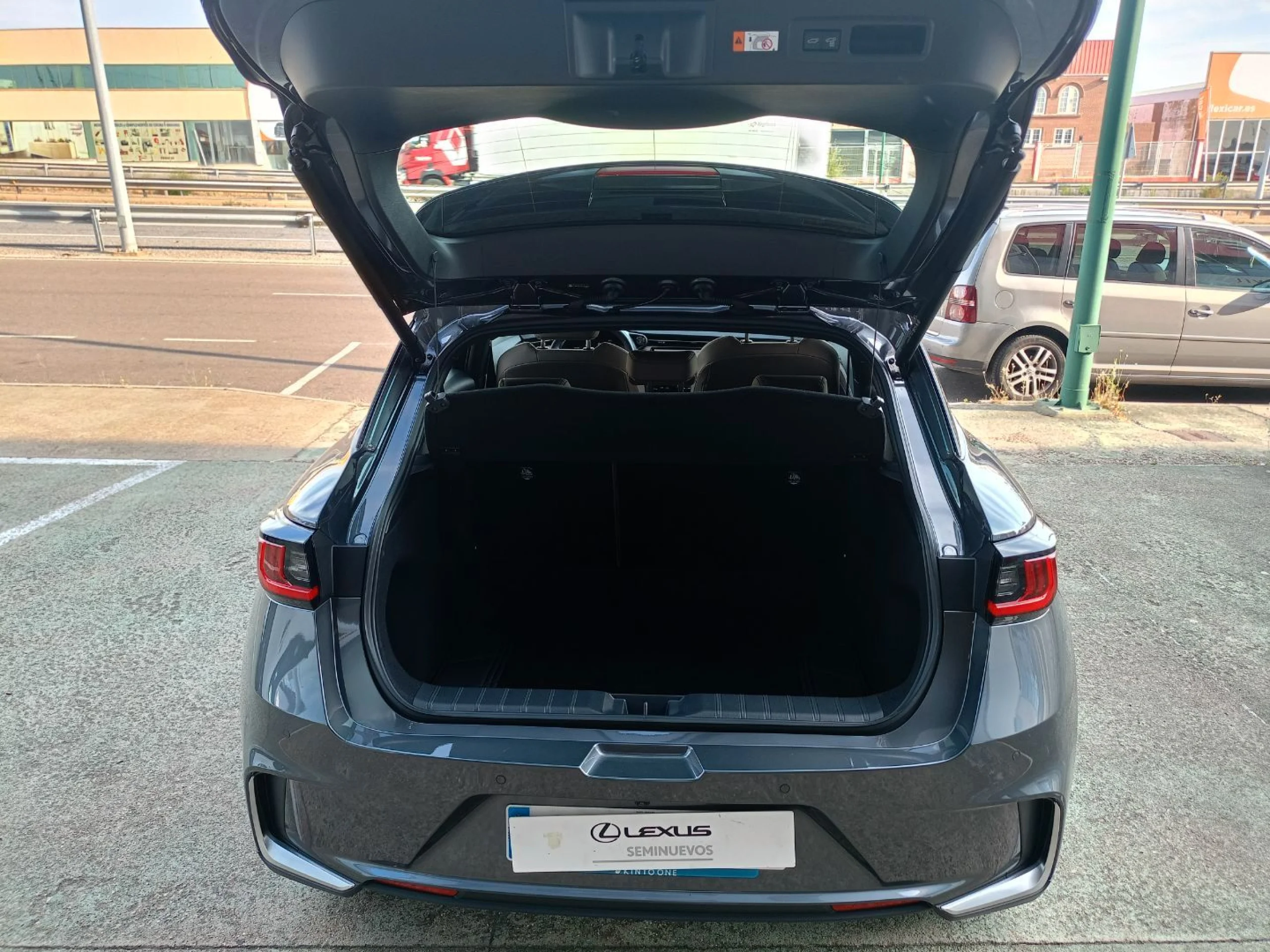 Lexus LBX ELEGANT + - Foto 7