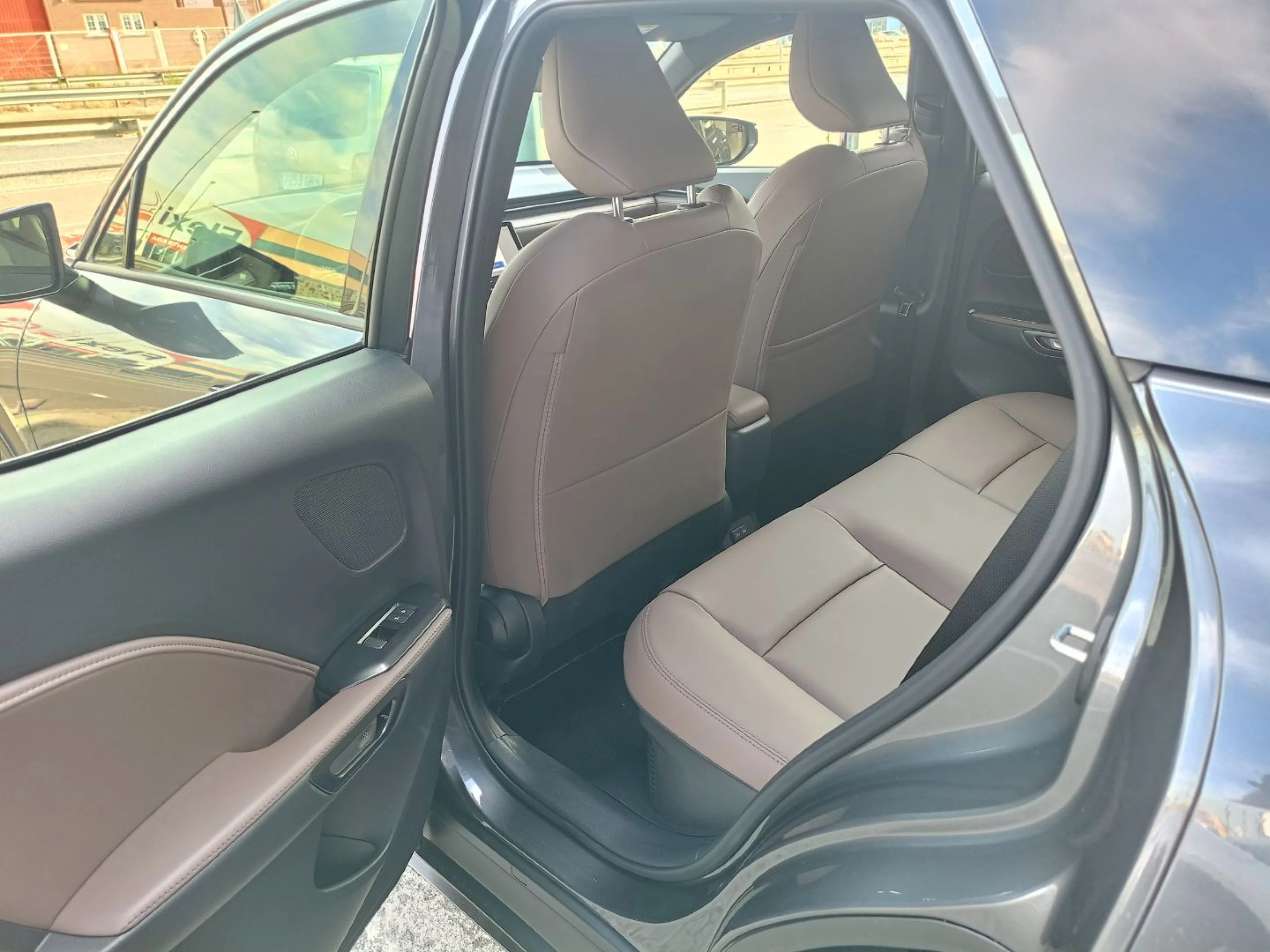 Lexus LBX ELEGANT + - Foto 12