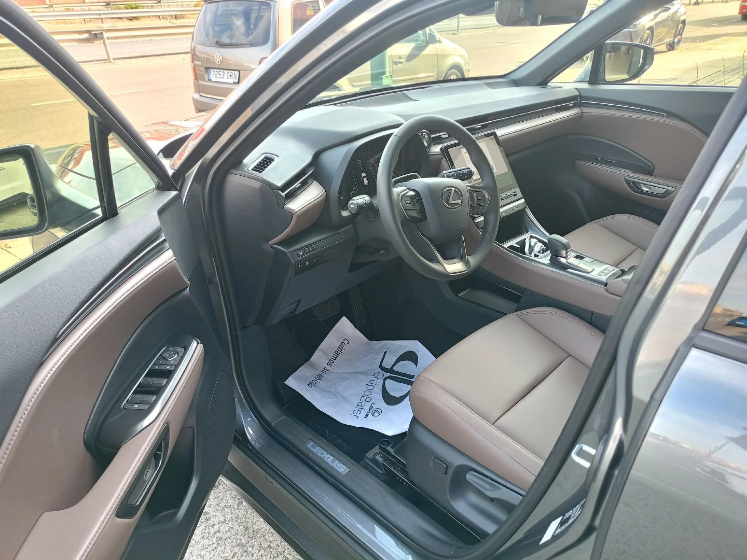 Lexus LBX ELEGANT + - Foto 17