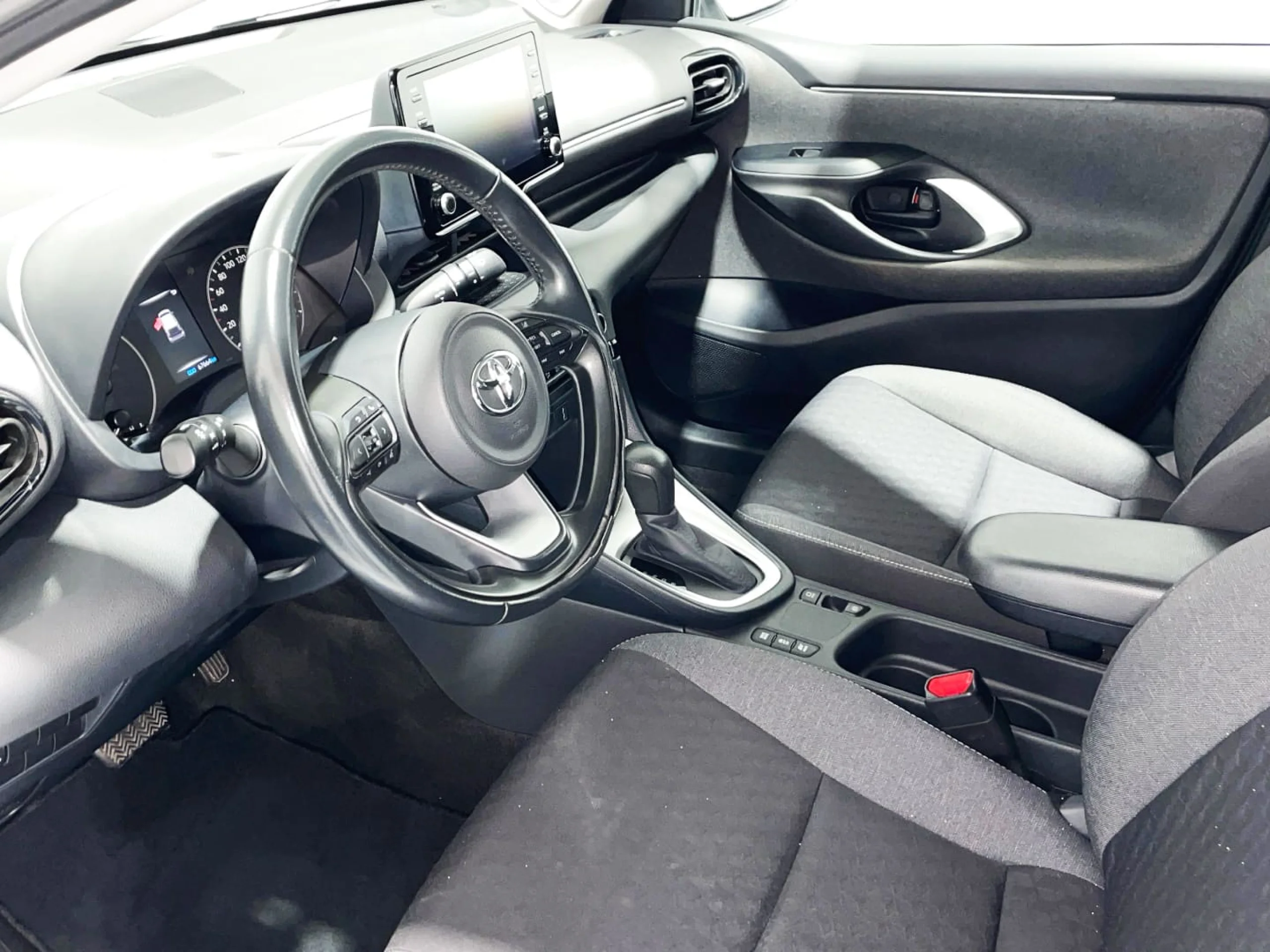 Toyota Yaris 120H Active Tech - Foto 11