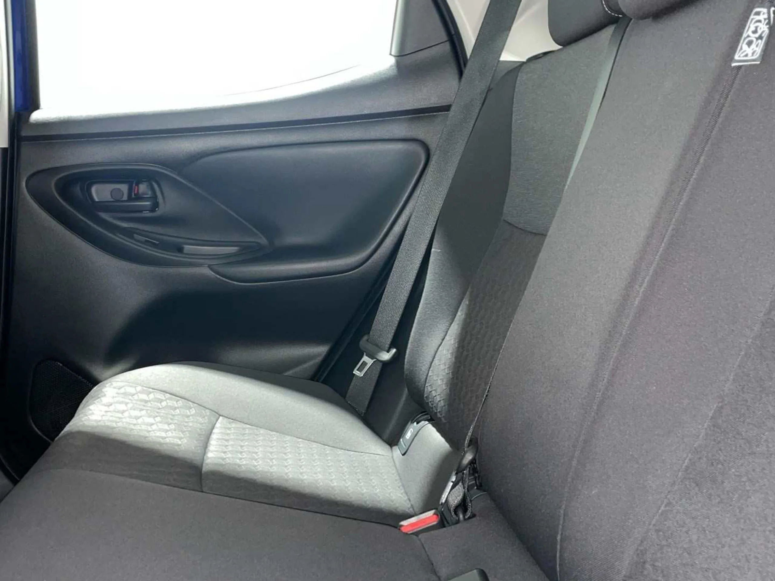 Toyota Yaris 120H Active Tech - Foto 9