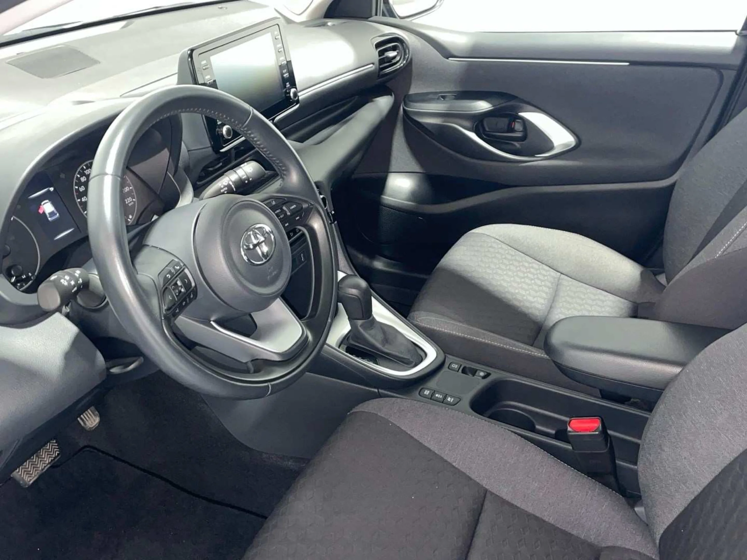 Toyota Yaris 120H Active Tech - Foto 11