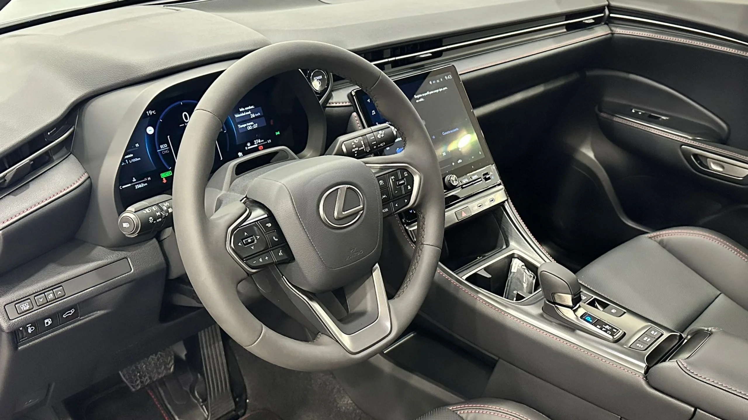 Lexus LBX EMOTION+ - Foto 9