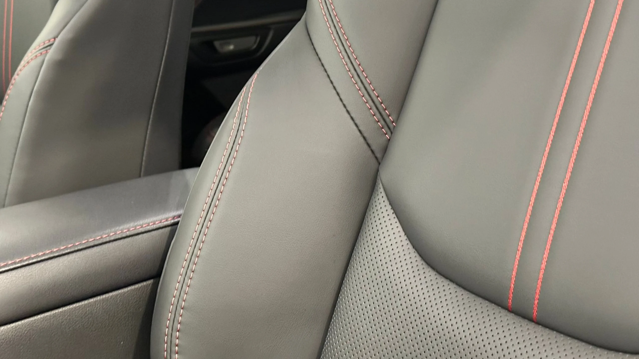 Lexus LBX EMOTION+ - Foto 12