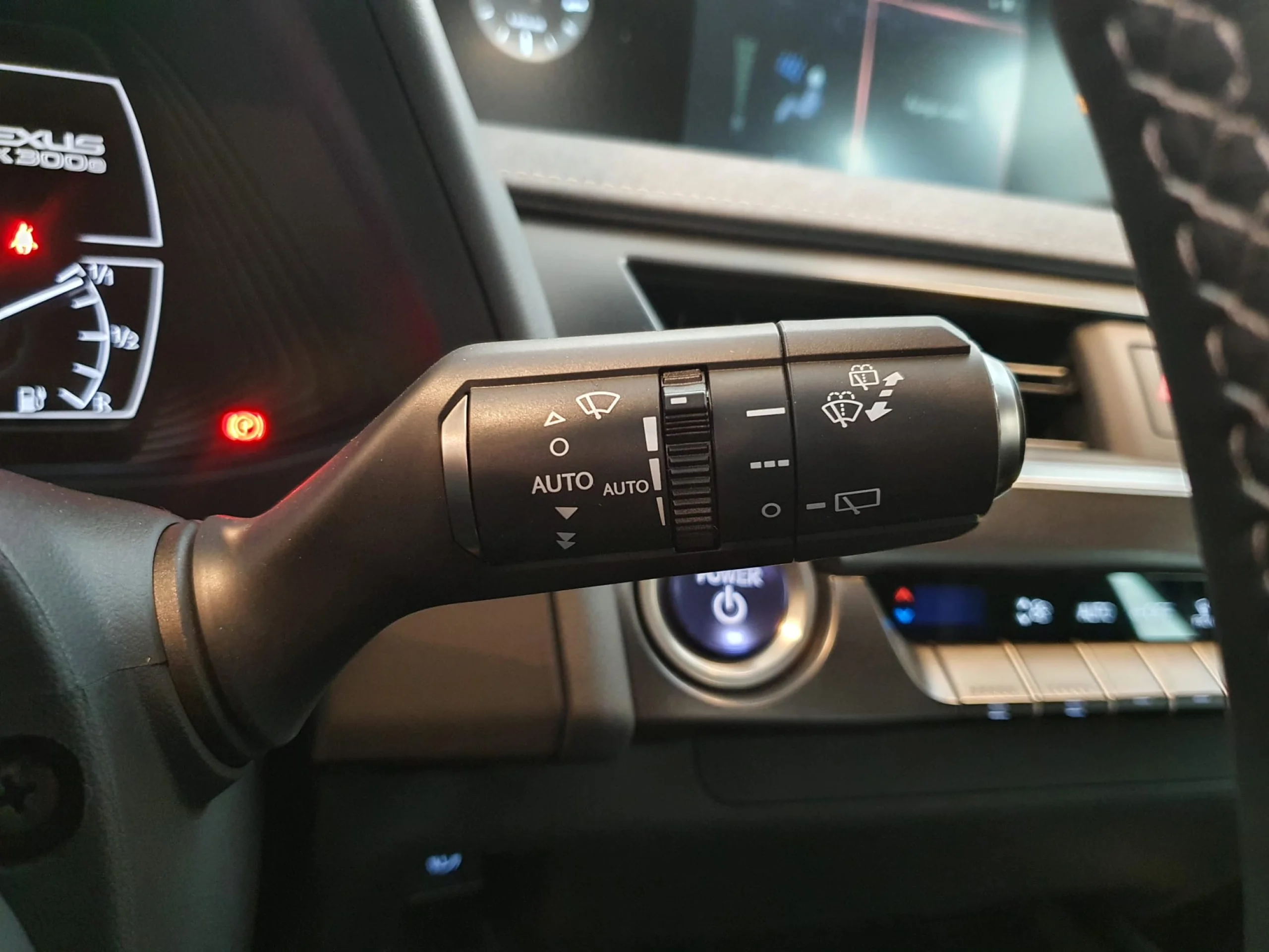 Lexus UX 300E Business - Foto 12