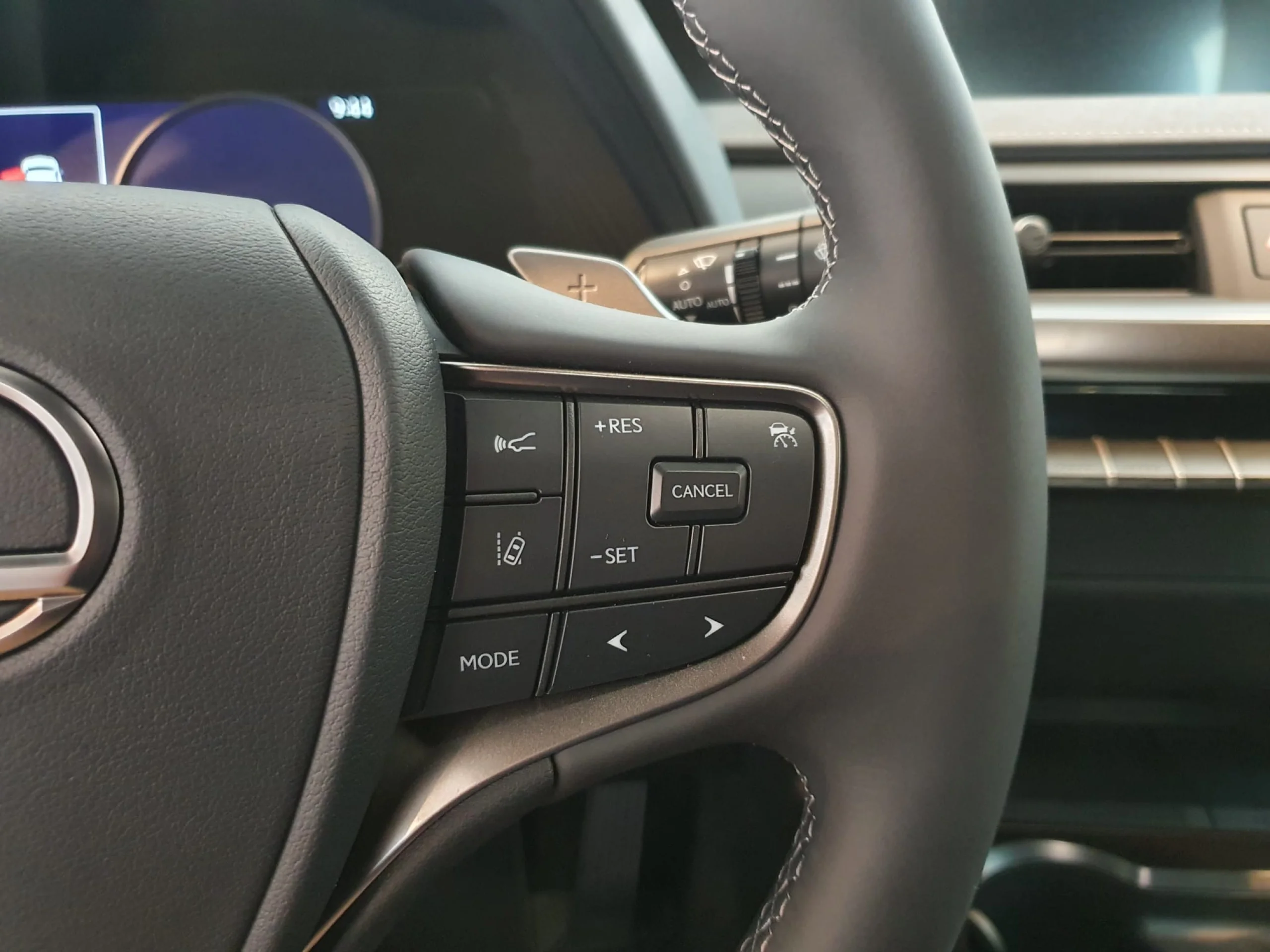 Lexus UX 300E Business - Foto 25