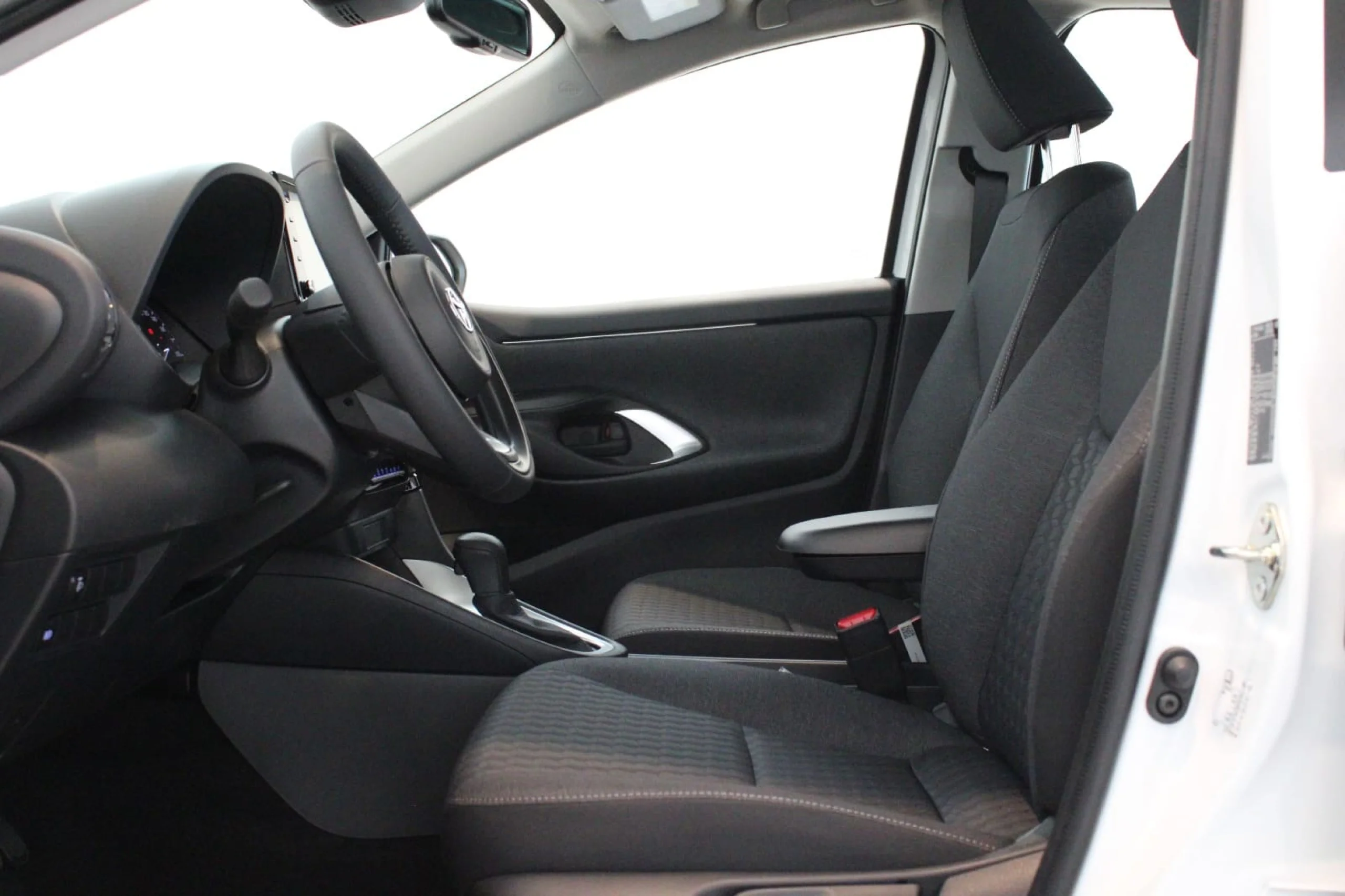 Toyota Yaris 1.5 120h Active Tech - Foto 5