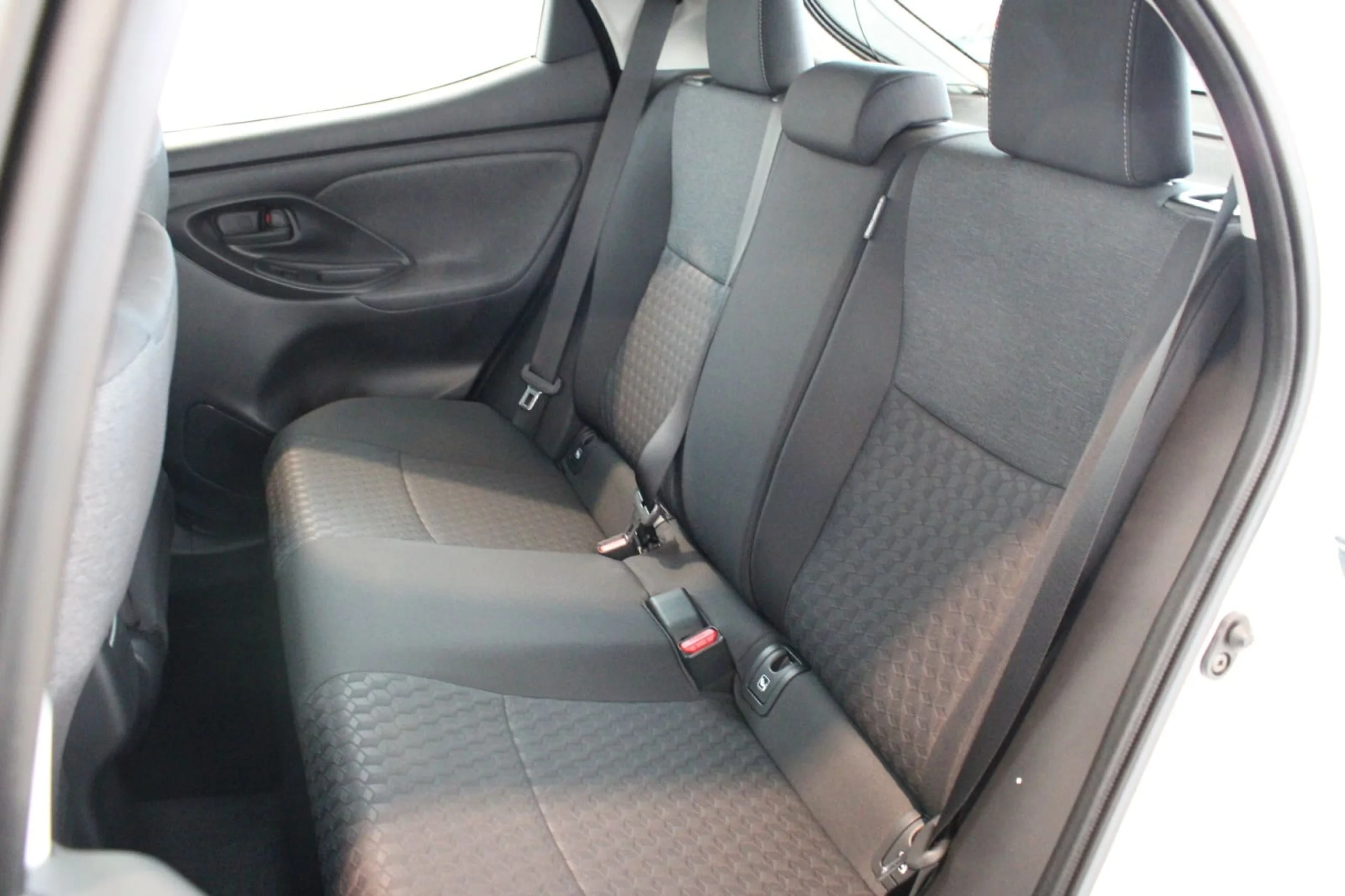 Toyota Yaris 1.5 120h Active Tech - Foto 10