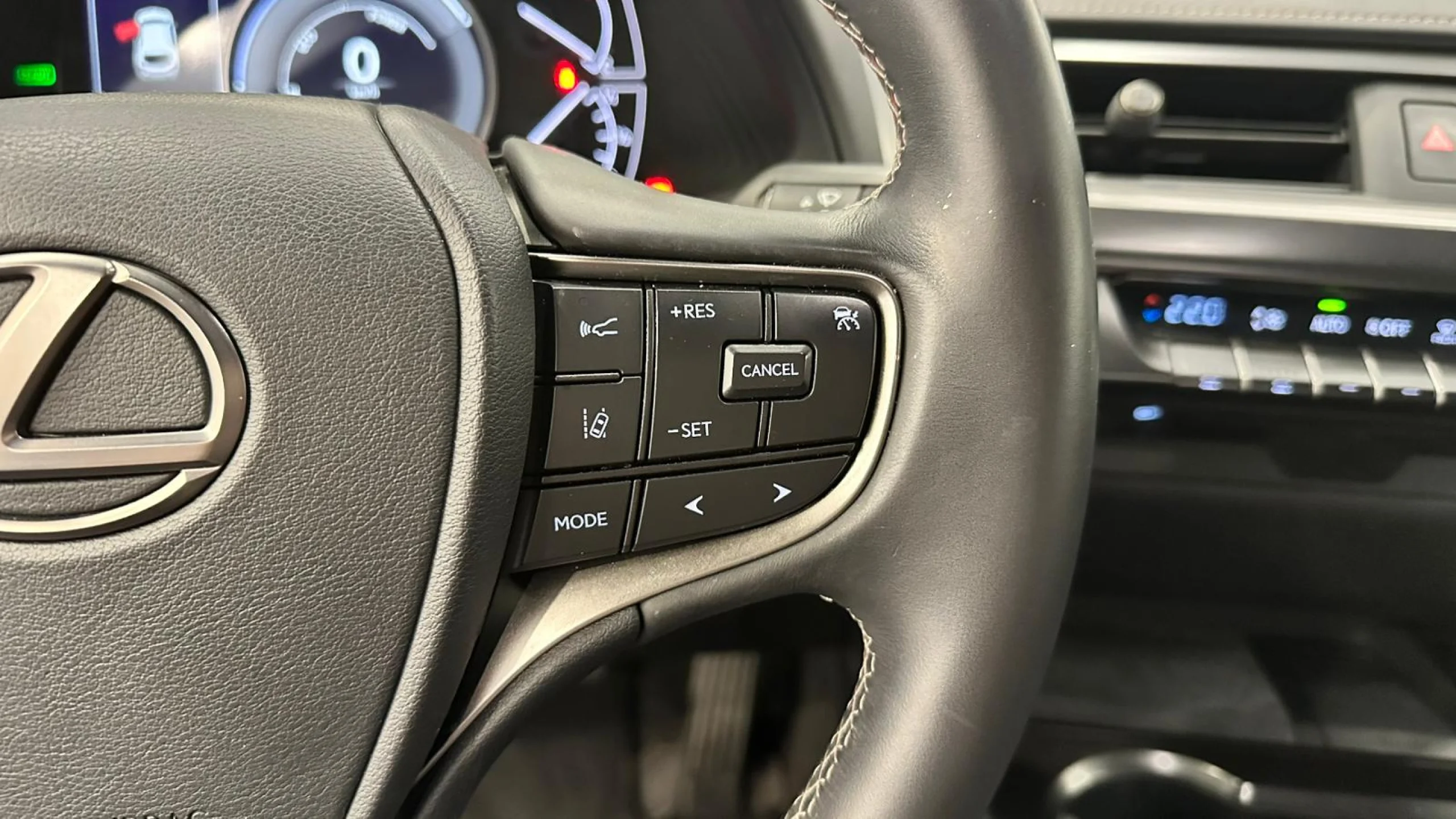 Lexus UX 250h BUSINESS 2.0 Híbrido Gasolina Transmisión Auto - Foto 13