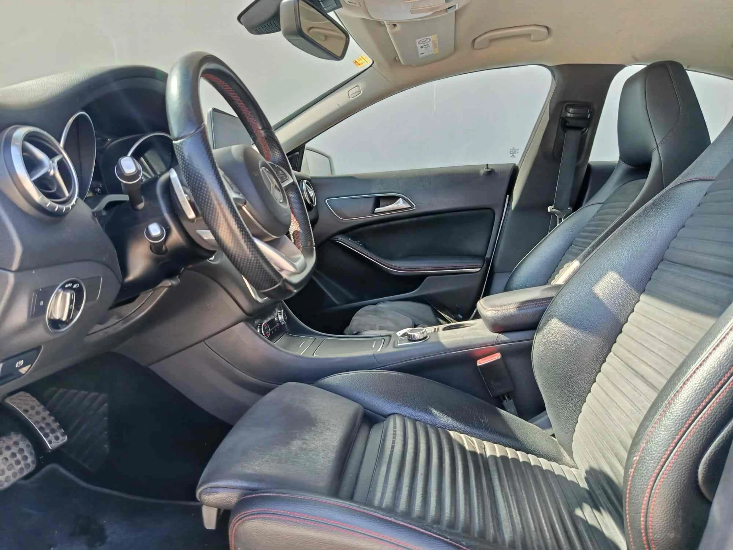Mercedes-Benz CLA 180 AMG - Foto 10