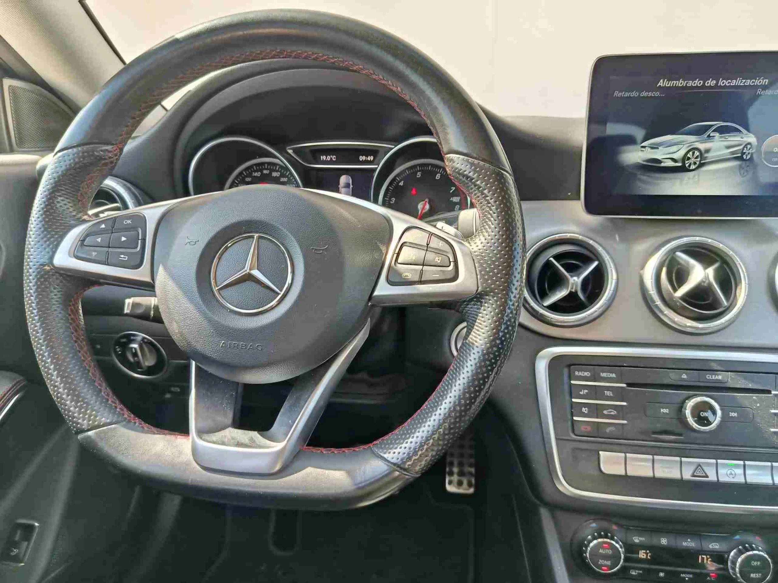 Mercedes-Benz CLA 180 AMG - Foto 12