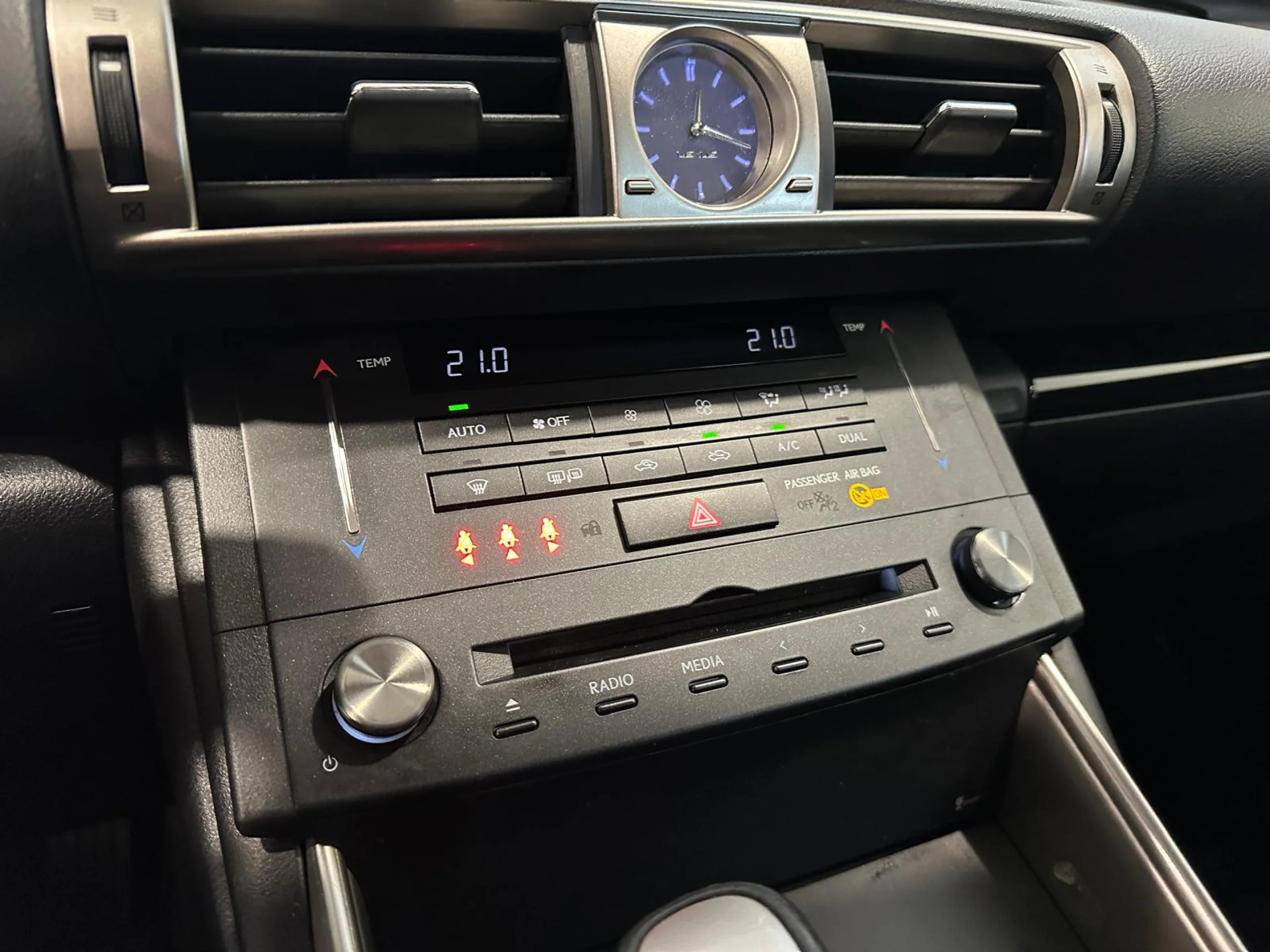 Lexus IS 300 IS300h Executive Tecno - Foto 13