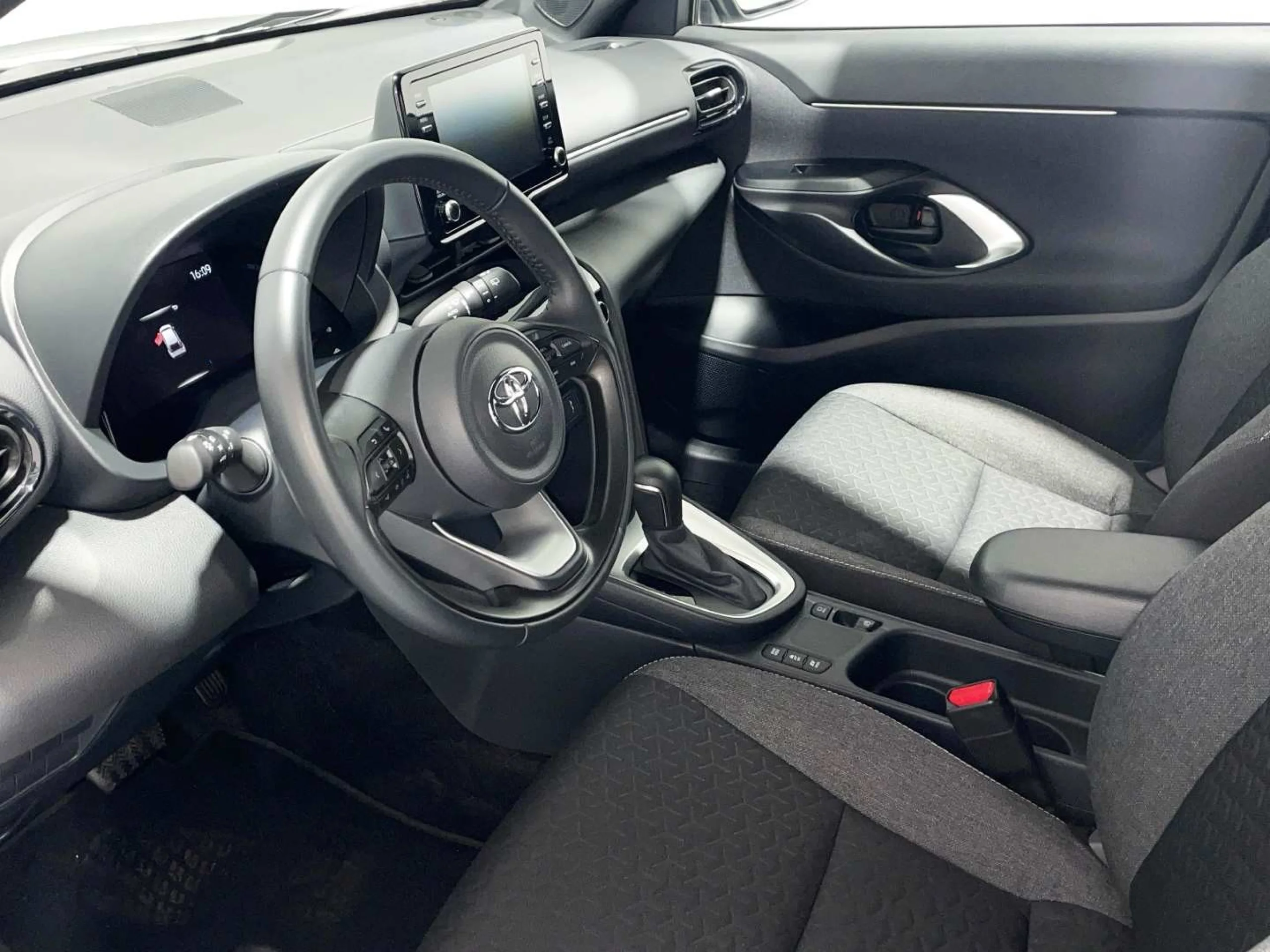 Toyota Yaris Cross 120H Active Tech - Foto 11