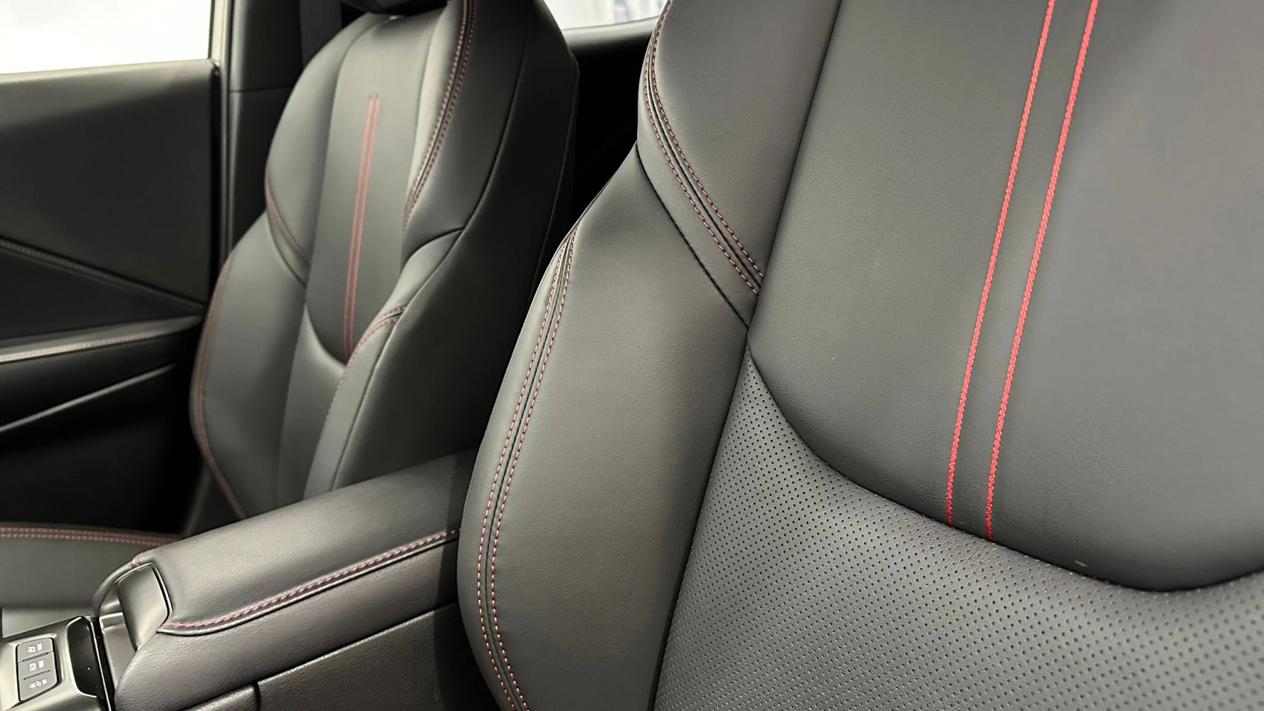 Lexus LBX EMOTION + - Foto 19