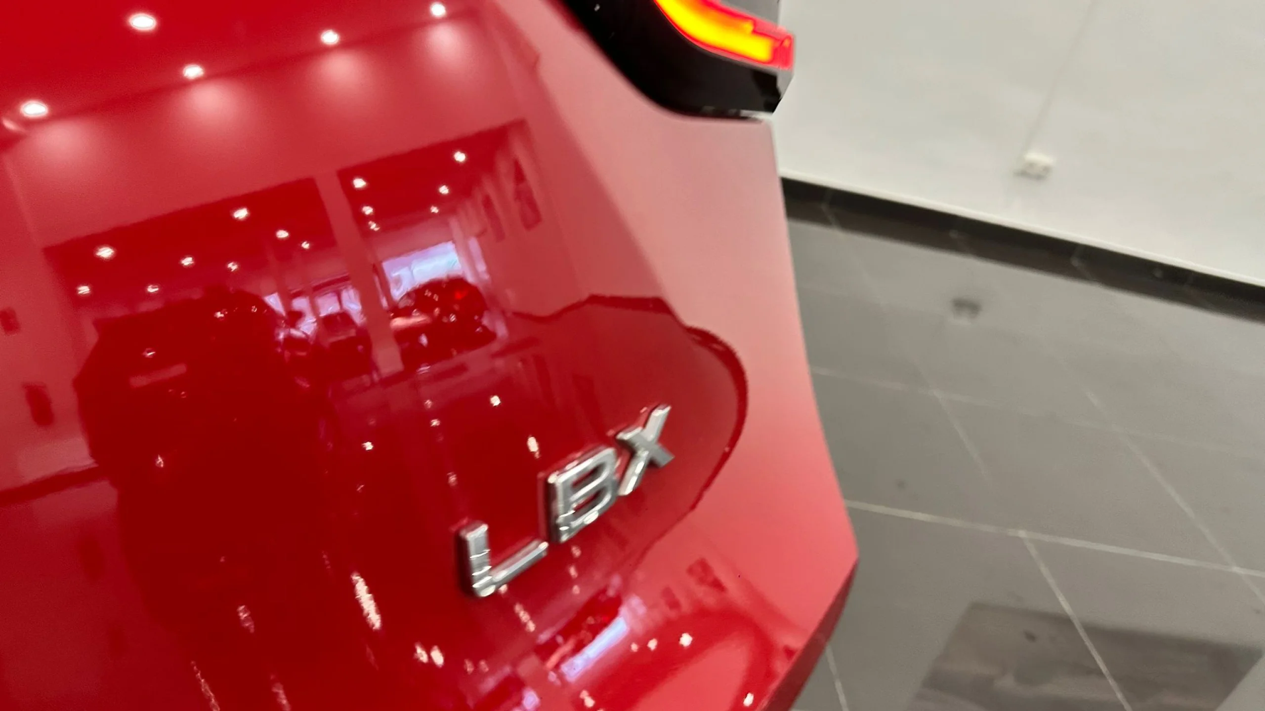 Lexus LBX EMOTION + - Foto 6