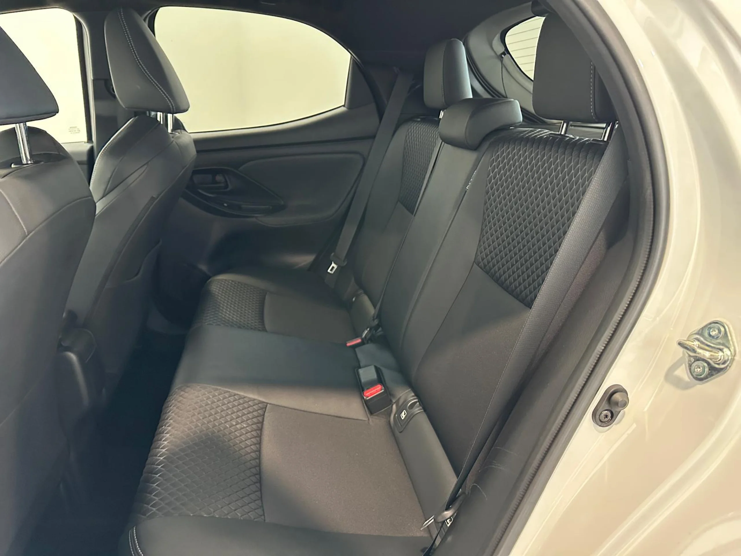 Toyota Yaris 1.5 120H Style - Foto 12