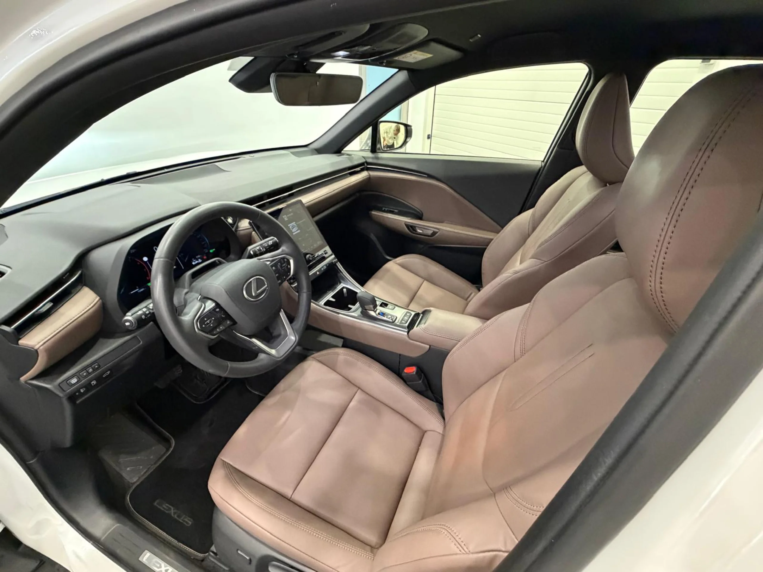 Lexus LBX ELEGANT+ 1.5L HEV - Foto 16