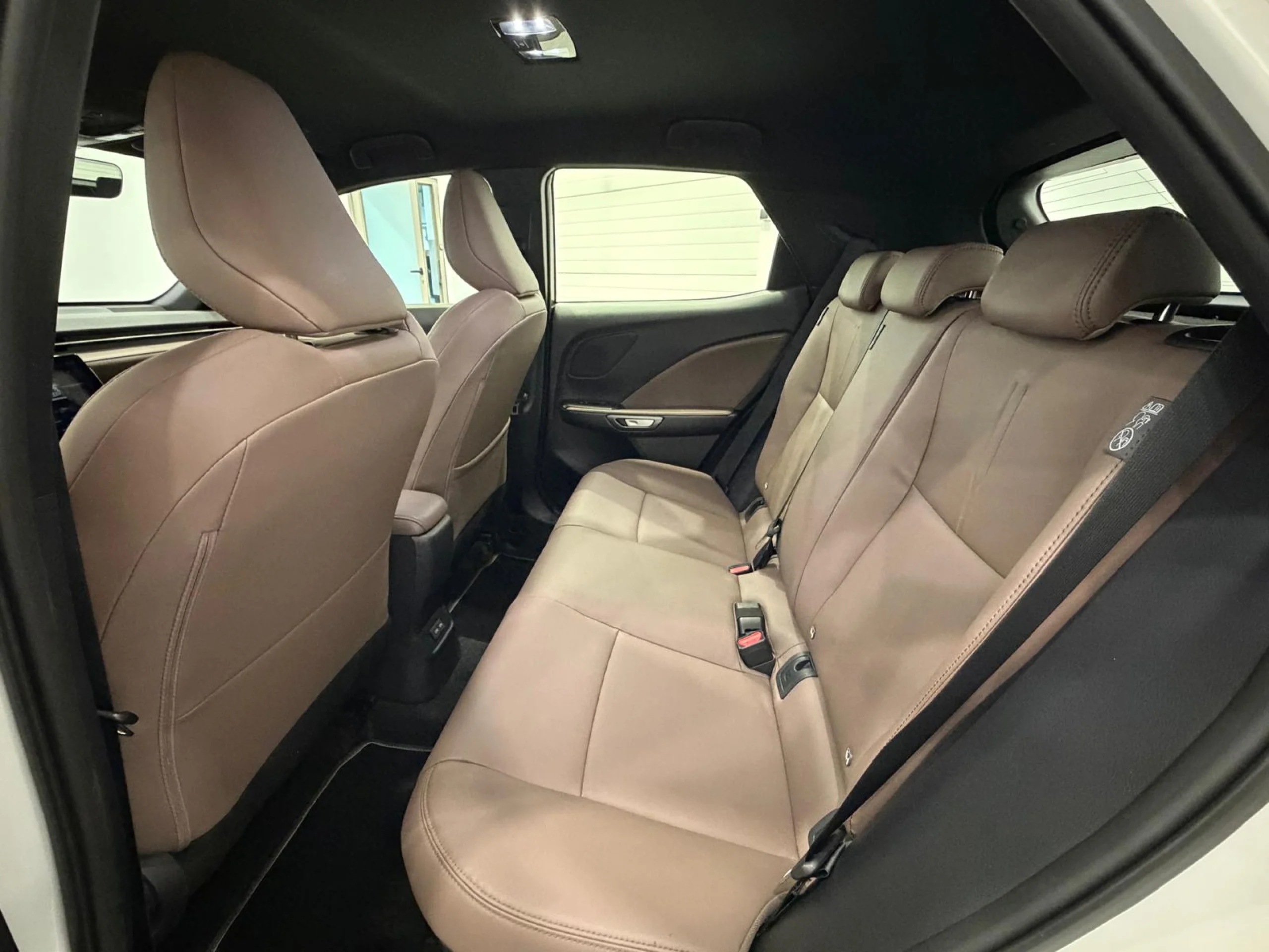 Lexus LBX ELEGANT+ 1.5L HEV - Foto 17