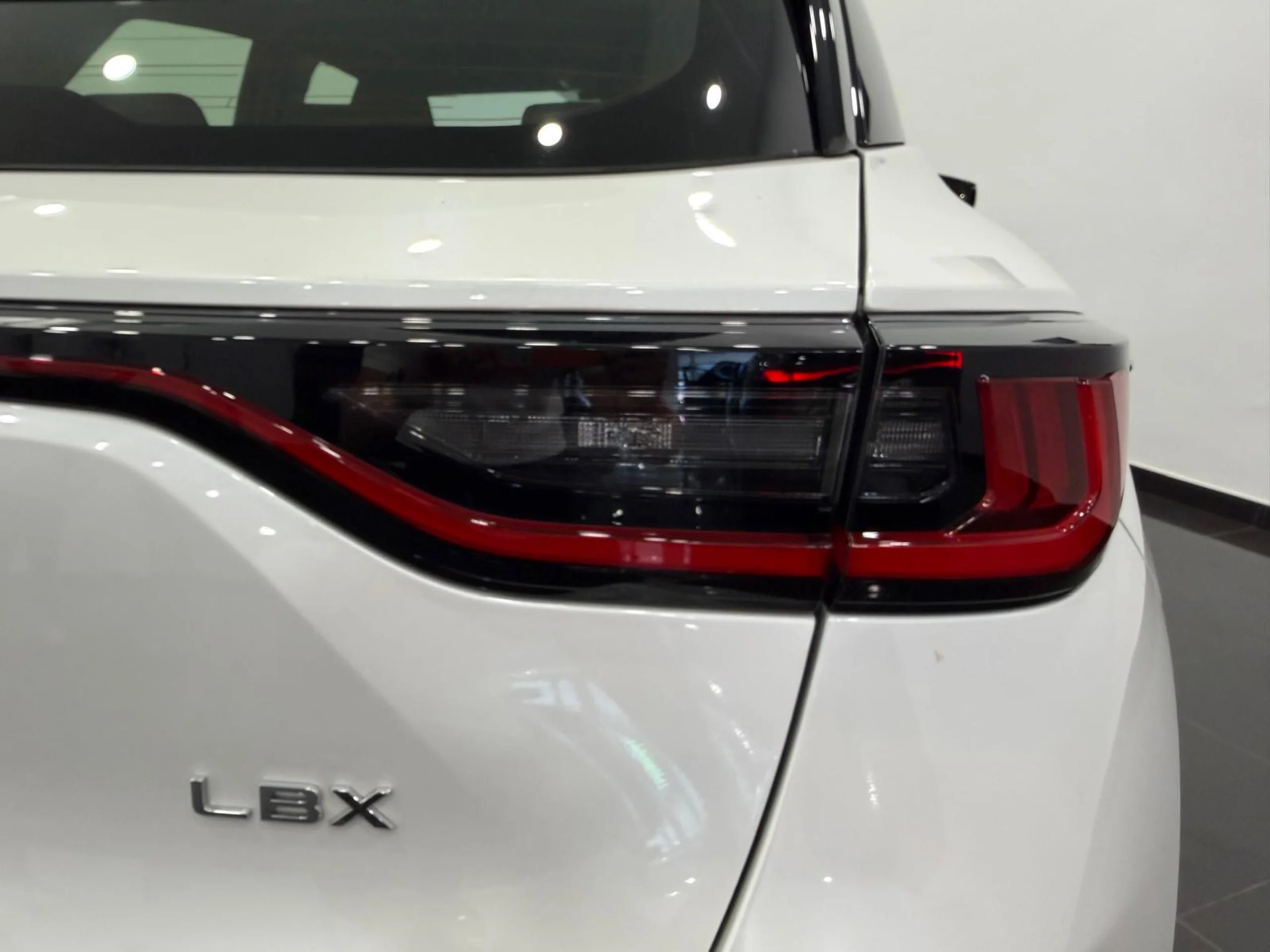 Lexus LBX ELEGANT+ 1.5L HEV - Foto 8
