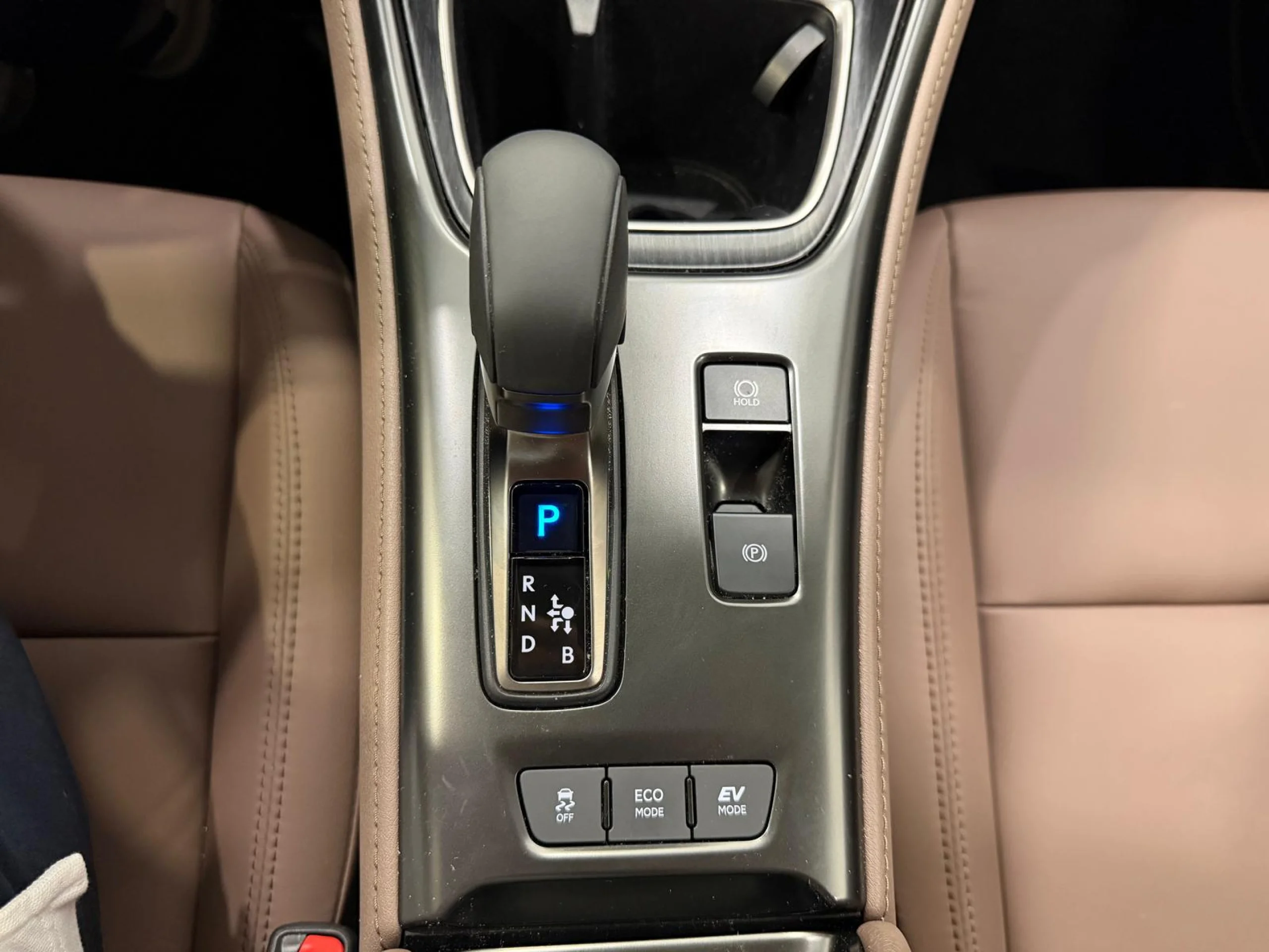 Lexus LBX ELEGANT+ 1.5L HEV - Foto 13